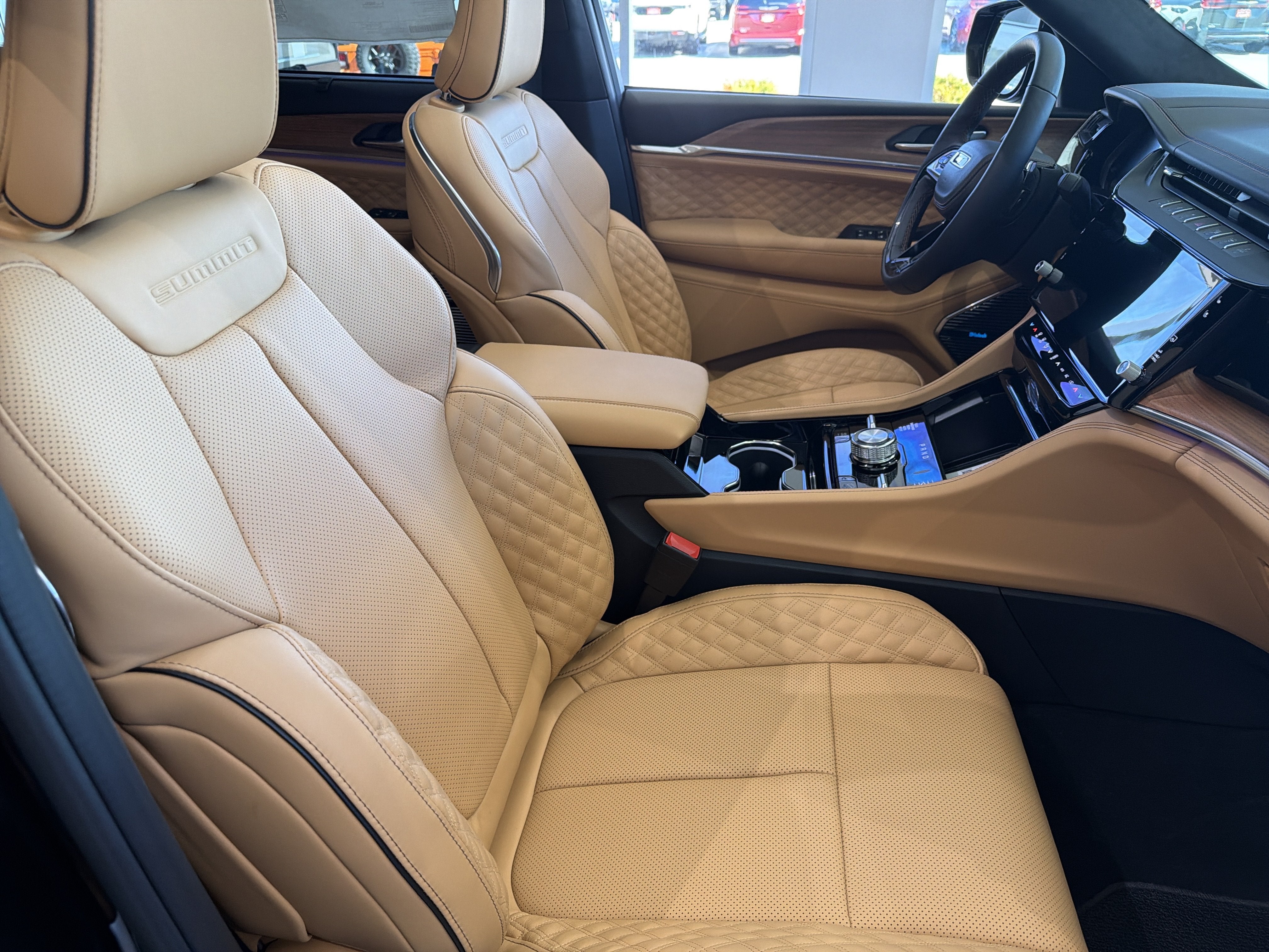 2027 Jeep Grand Cherokee GRAND CHEROKEE SUMMIT 4X4