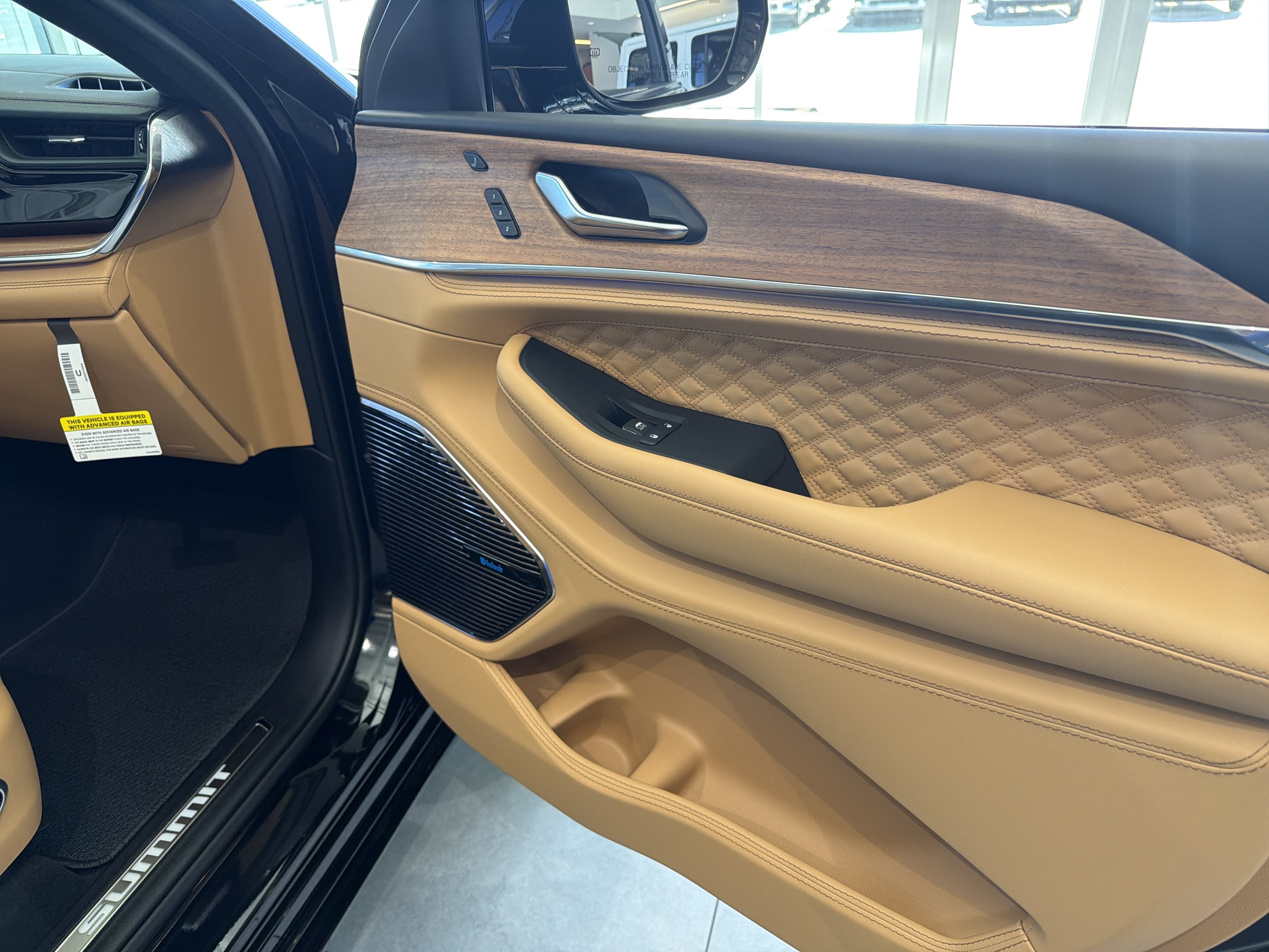 2027 Jeep Grand Cherokee GRAND CHEROKEE SUMMIT 4X4