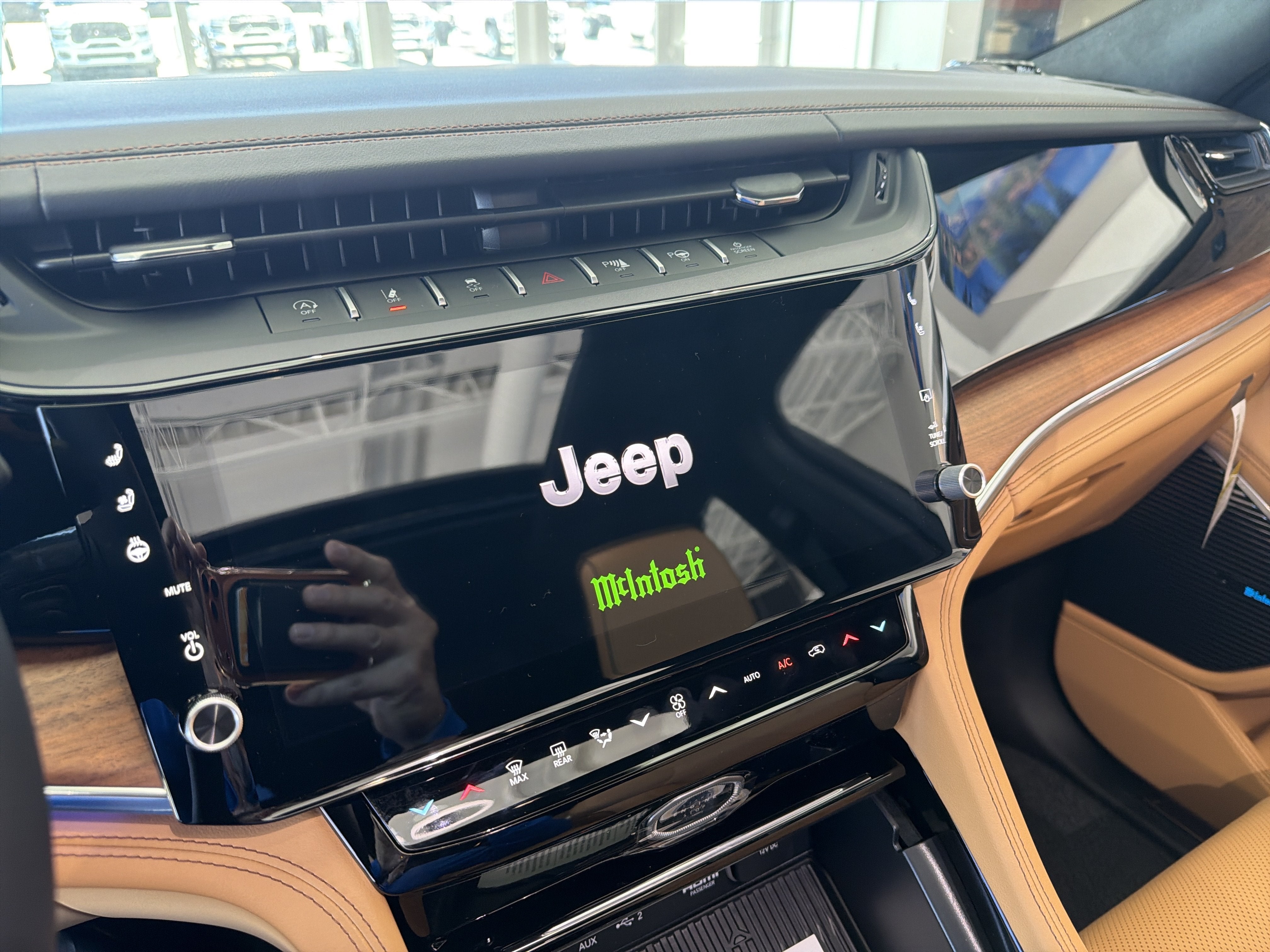 2027 Jeep Grand Cherokee GRAND CHEROKEE SUMMIT 4X4