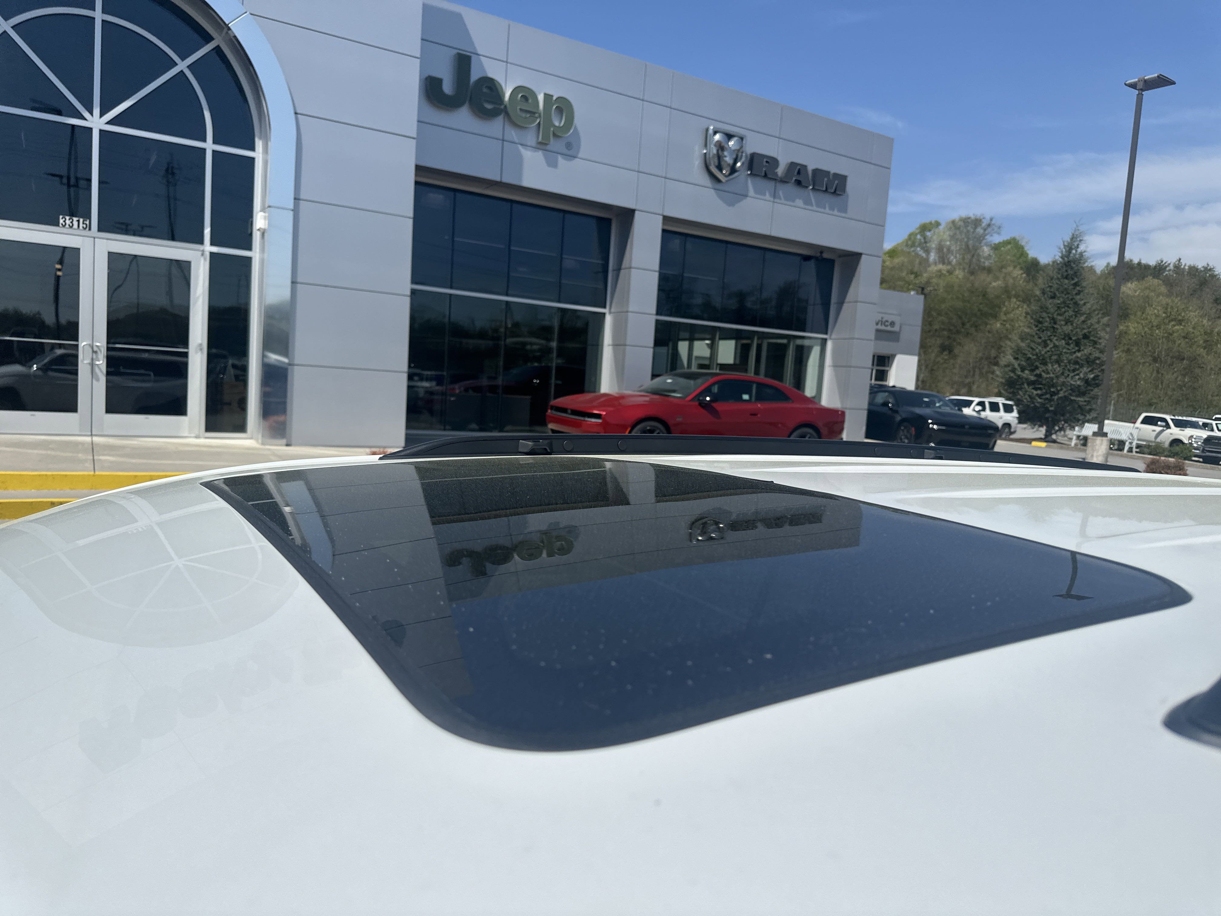 2025 Jeep Grand Cherokee GRAND CHEROKEE L LAREDO X 4X4