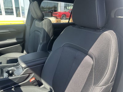 2025 Jeep Grand Cherokee GRAND CHEROKEE L LAREDO X 4X4