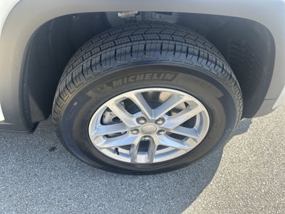 2025 Jeep Grand Cherokee GRAND CHEROKEE L LAREDO X 4X4