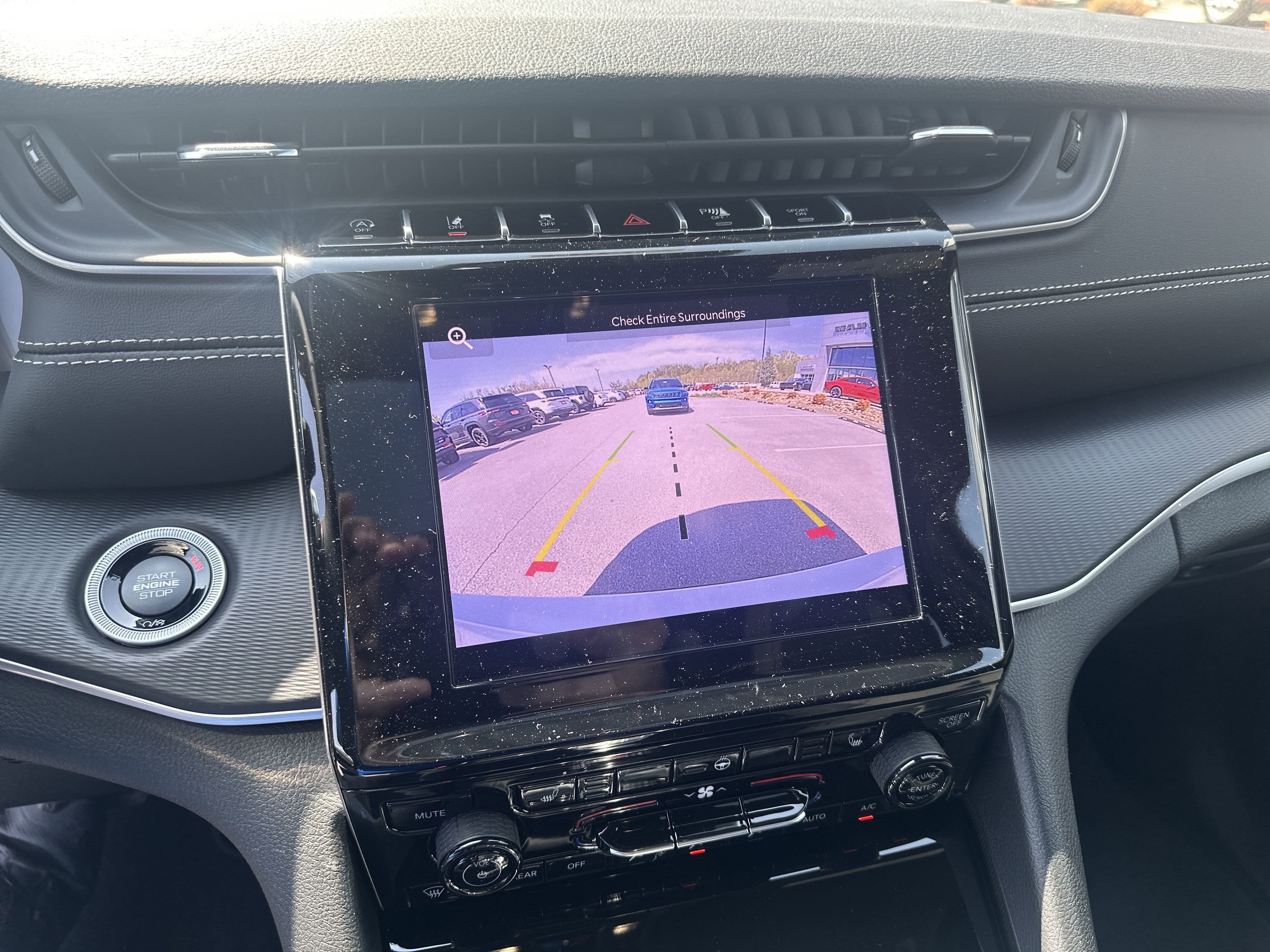 2025 Jeep Grand Cherokee GRAND CHEROKEE L LAREDO X 4X4