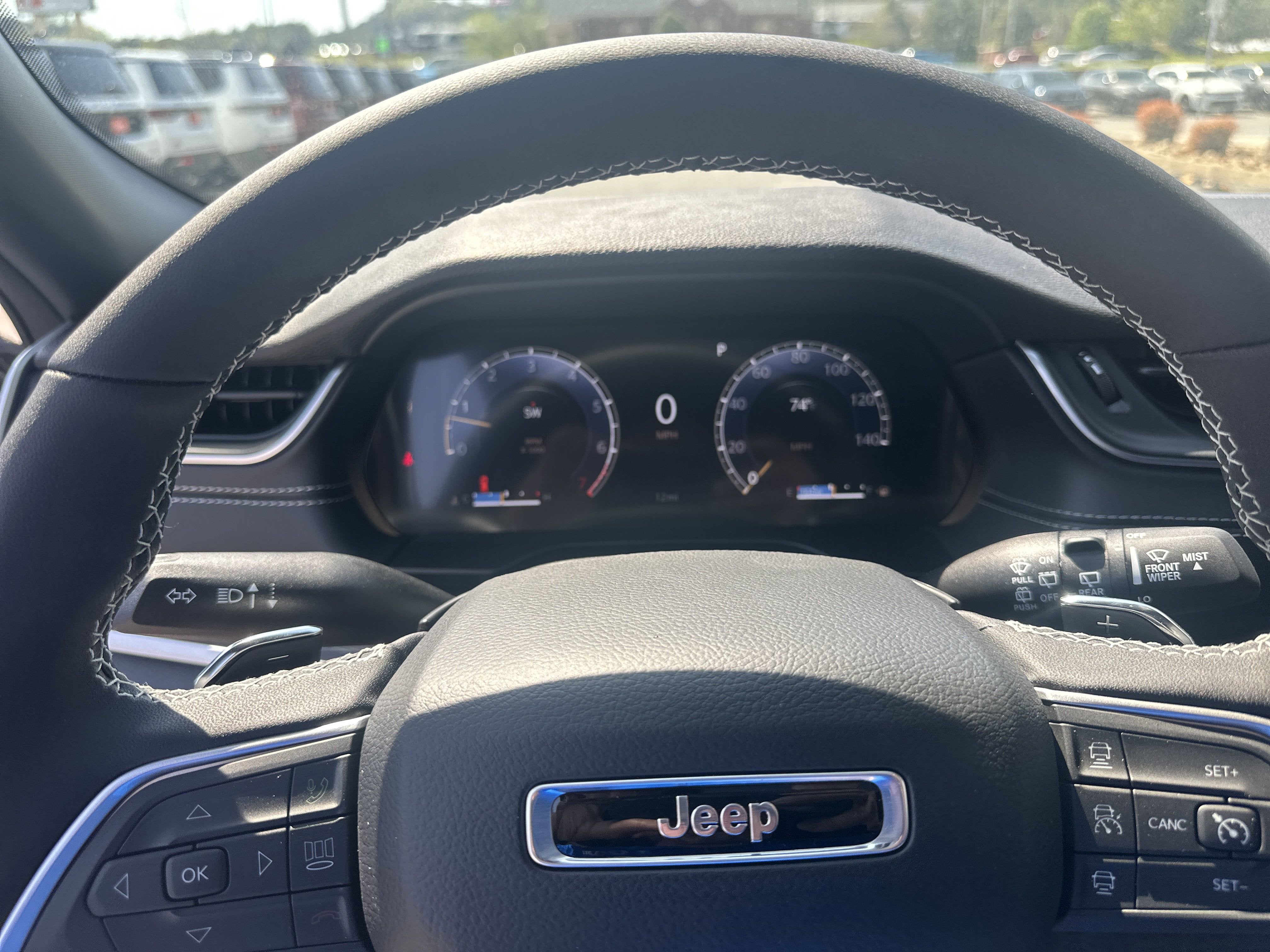 2025 Jeep Grand Cherokee GRAND CHEROKEE L LAREDO X 4X4