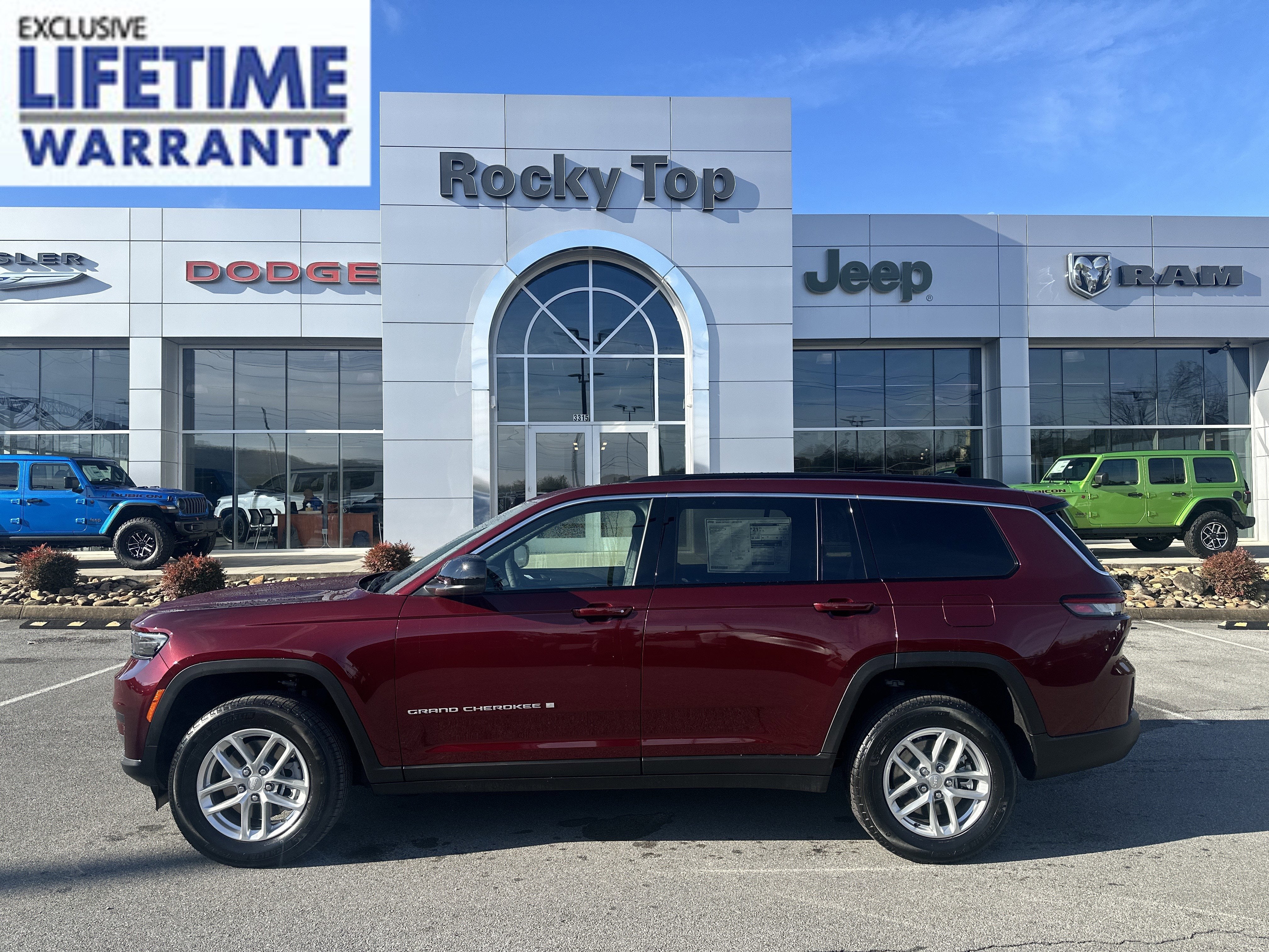 2025 Jeep Grand Cherokee GRAND CHEROKEE L LAREDO X 4X4