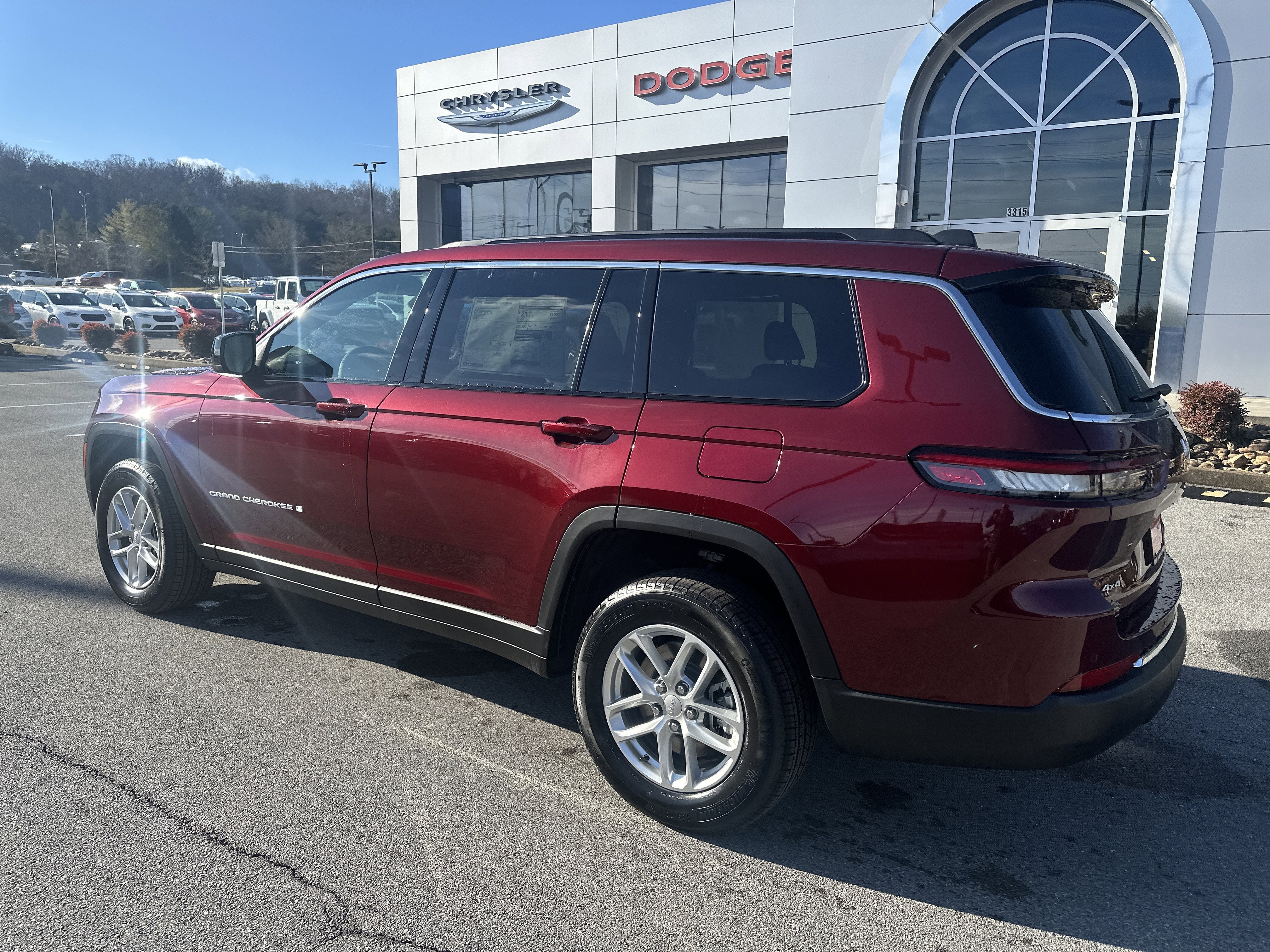 2025 Jeep Grand Cherokee GRAND CHEROKEE L LAREDO X 4X4