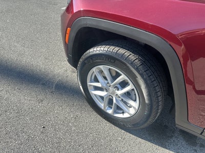 2025 Jeep Grand Cherokee GRAND CHEROKEE L LAREDO X 4X4