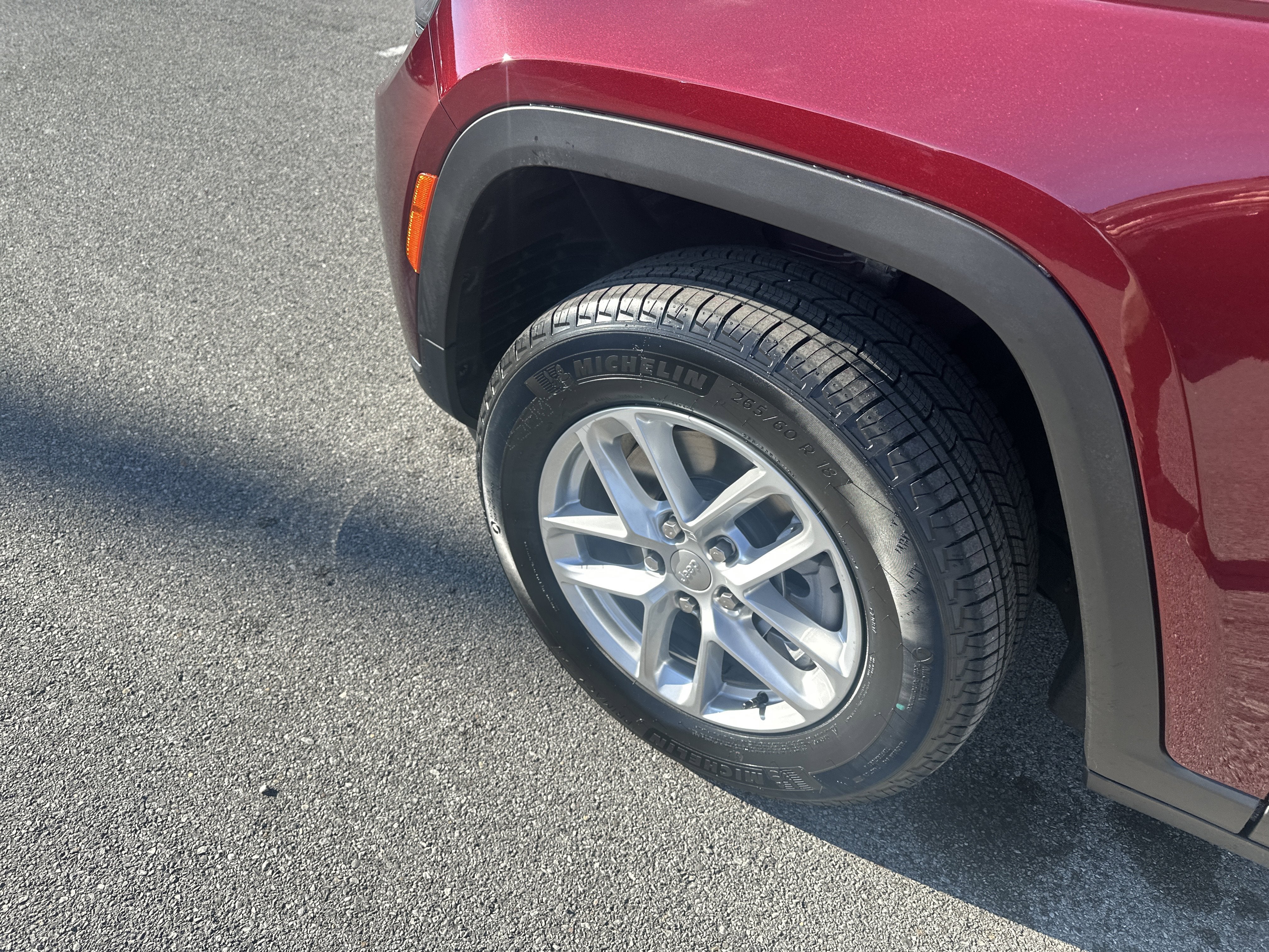 2025 Jeep Grand Cherokee GRAND CHEROKEE L LAREDO X 4X4