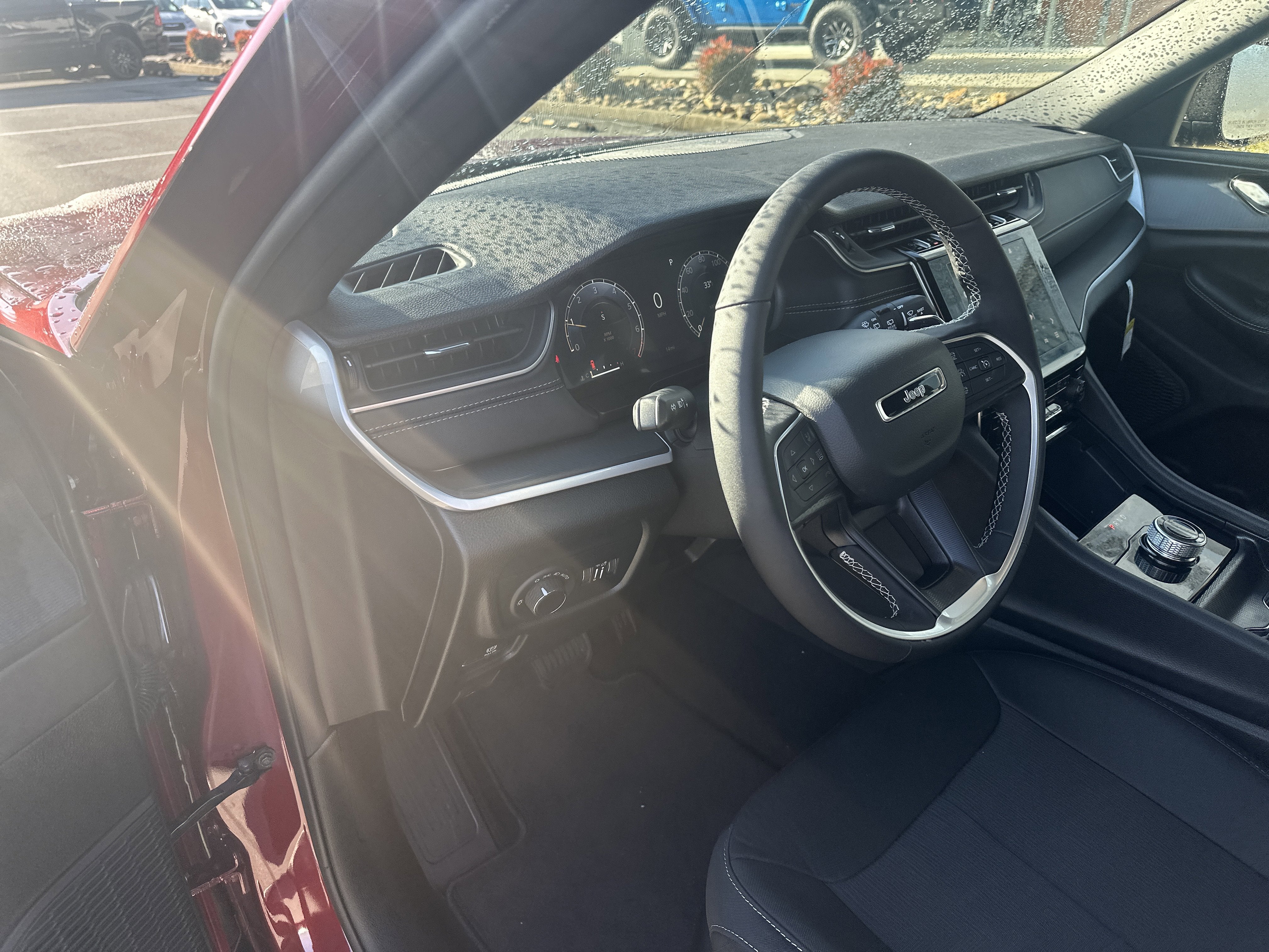 2025 Jeep Grand Cherokee GRAND CHEROKEE L LAREDO X 4X4