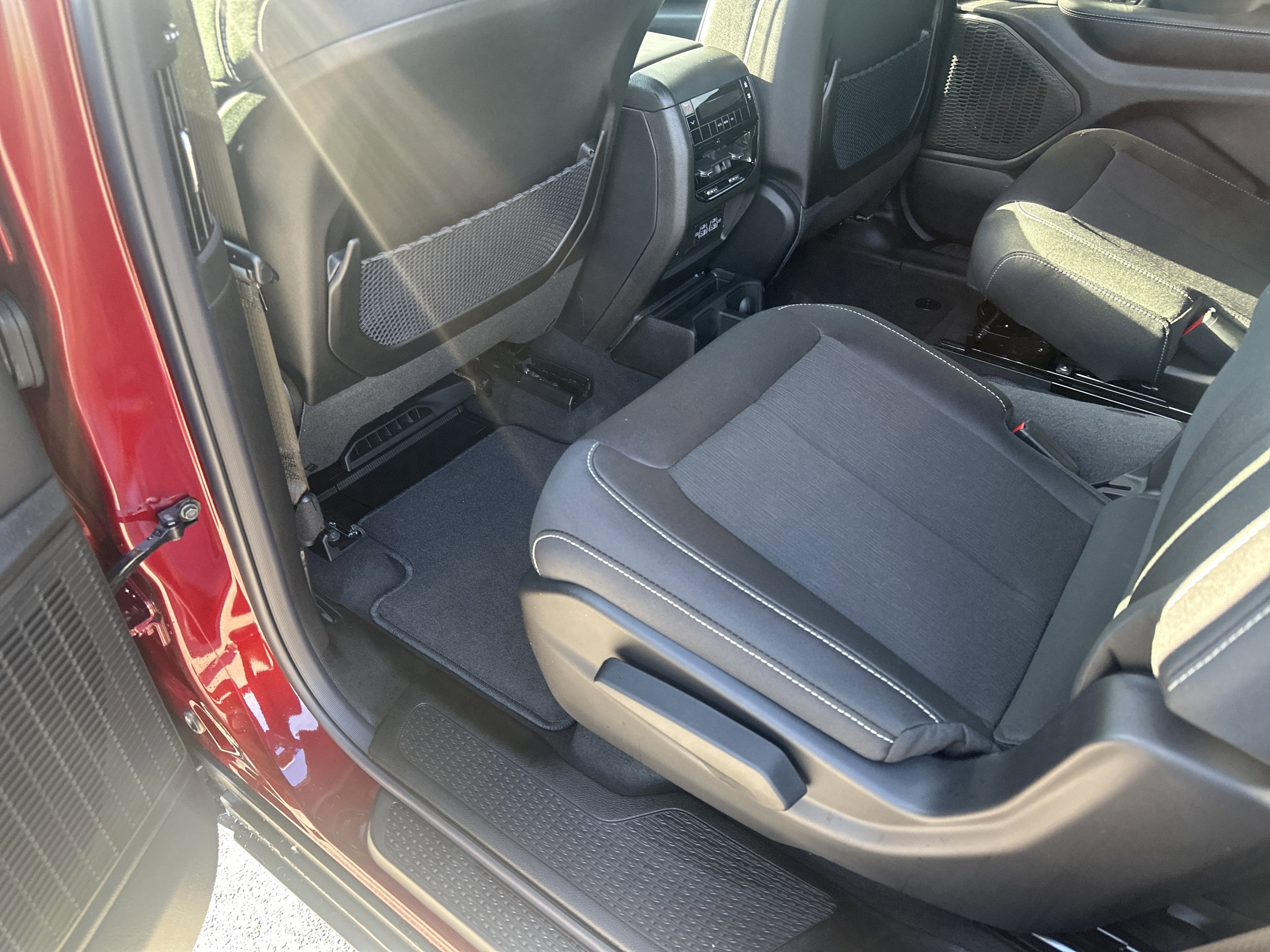 2025 Jeep Grand Cherokee GRAND CHEROKEE L LAREDO X 4X4