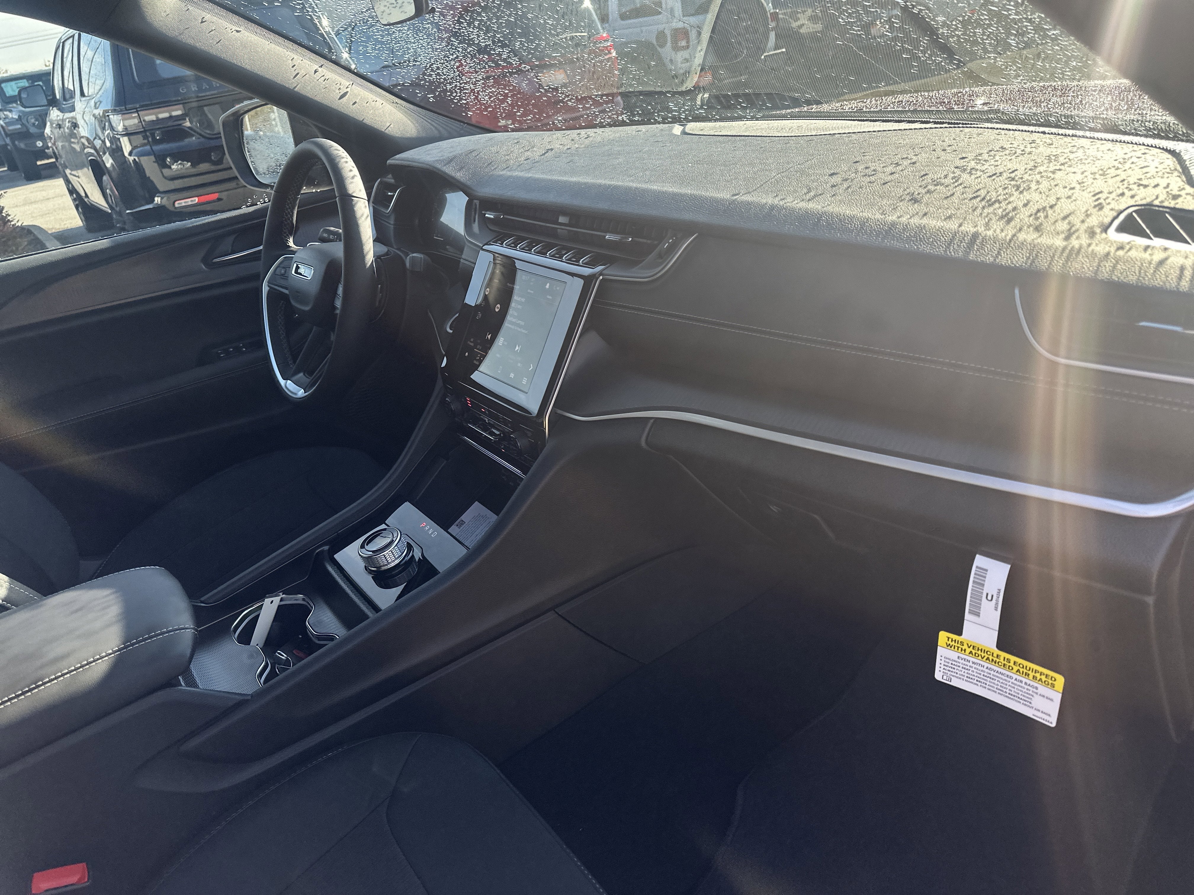 2025 Jeep Grand Cherokee GRAND CHEROKEE L LAREDO X 4X4