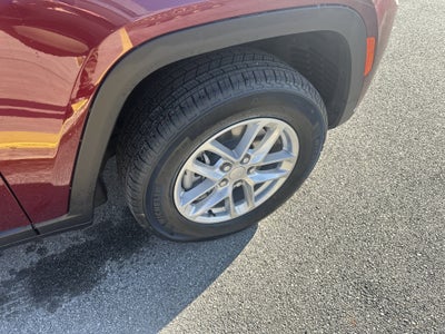 2025 Jeep Grand Cherokee GRAND CHEROKEE L LAREDO X 4X4