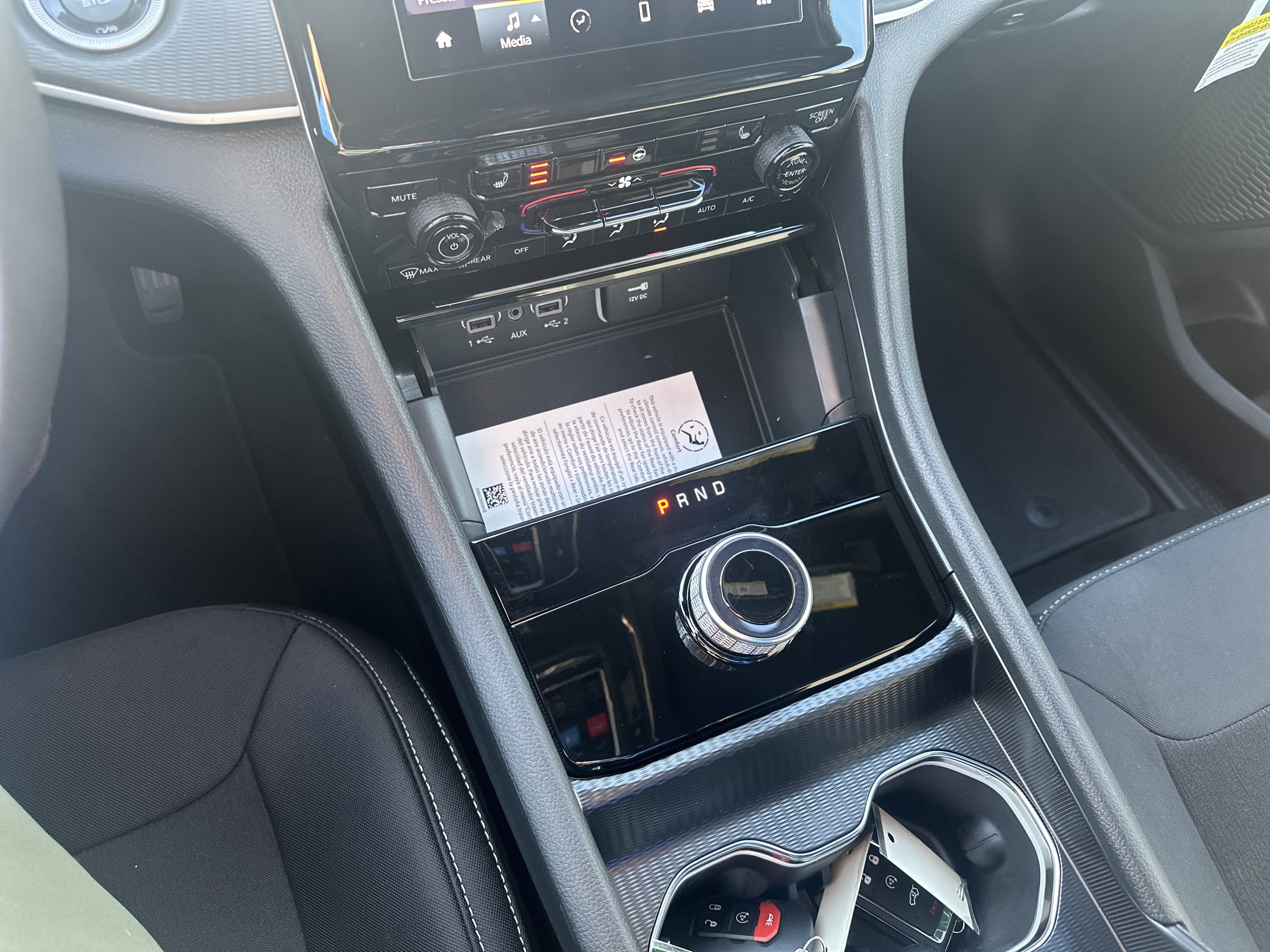 2025 Jeep Grand Cherokee GRAND CHEROKEE L LAREDO X 4X4