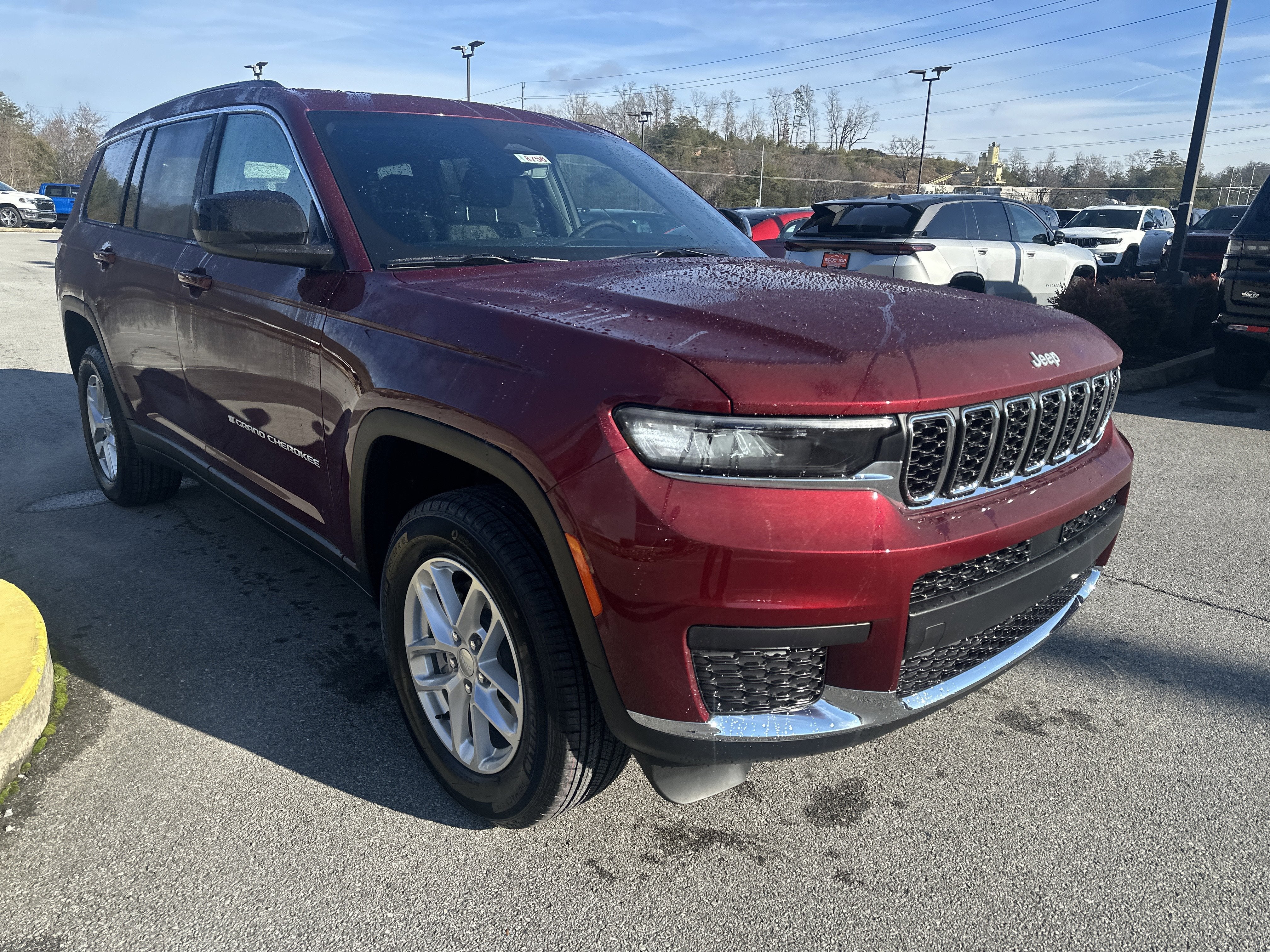2025 Jeep Grand Cherokee GRAND CHEROKEE L LAREDO X 4X4