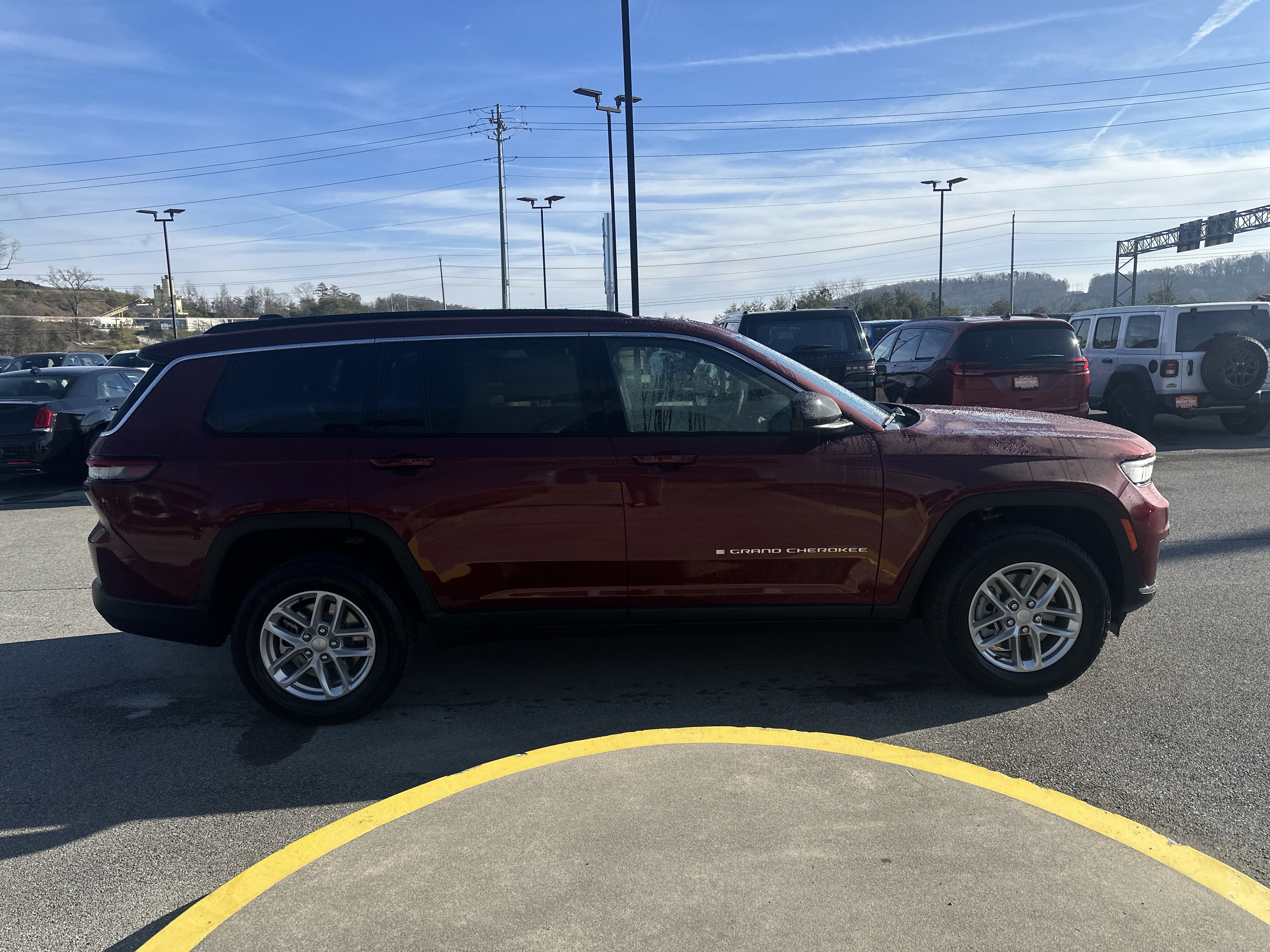 2025 Jeep Grand Cherokee GRAND CHEROKEE L LAREDO X 4X4