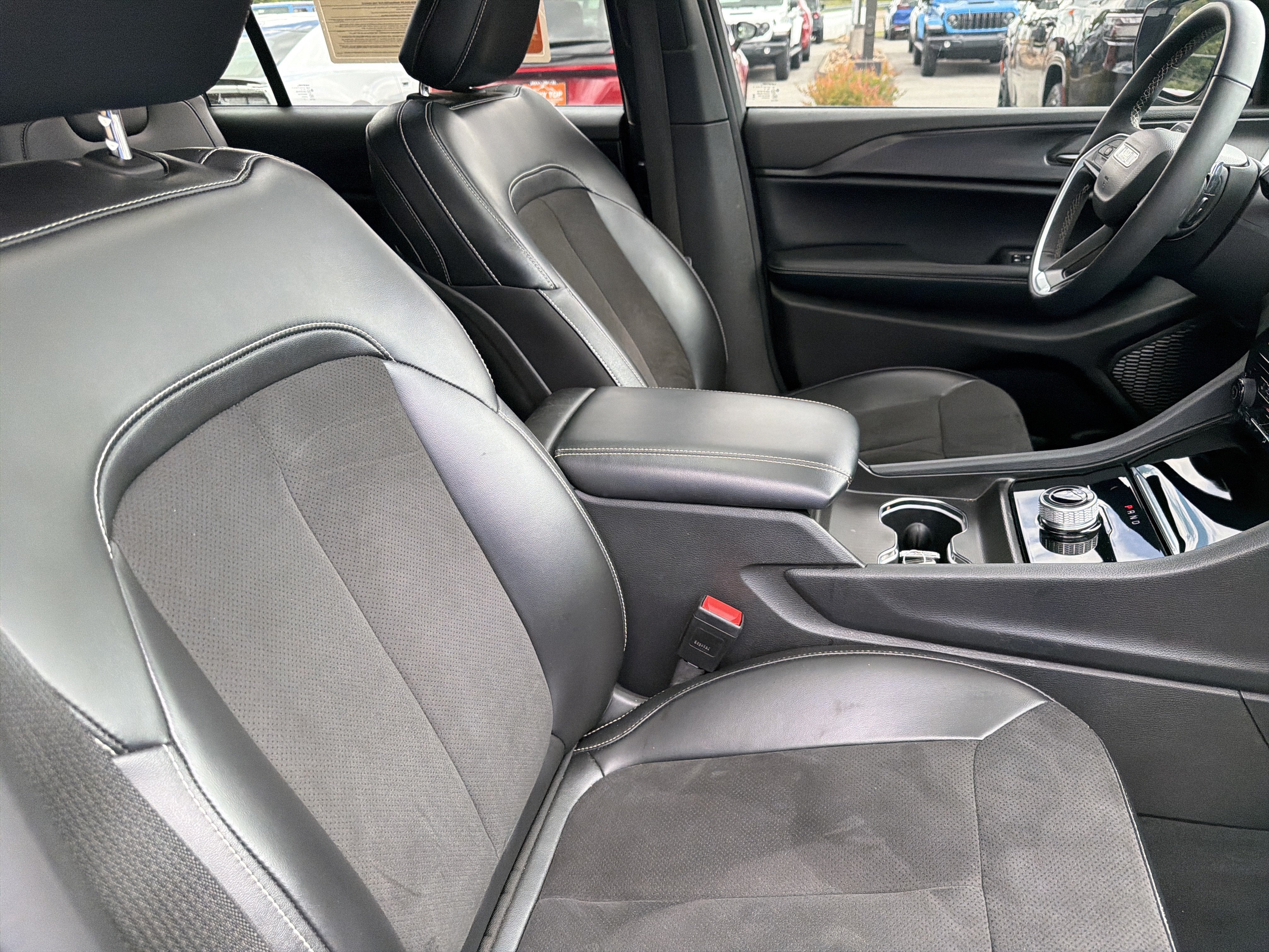 2023 Jeep Grand Cherokee L Altitude 4x4