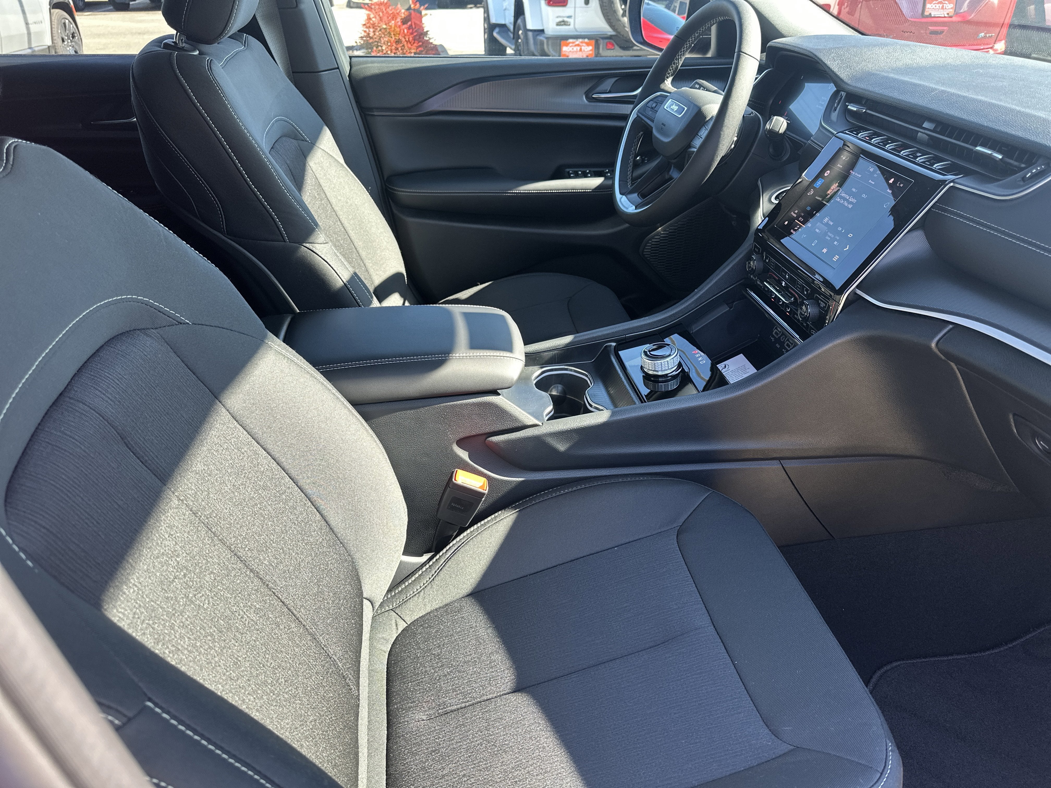 2026 Jeep Grand Cherokee GRAND CHEROKEE L LAREDO X 4X4