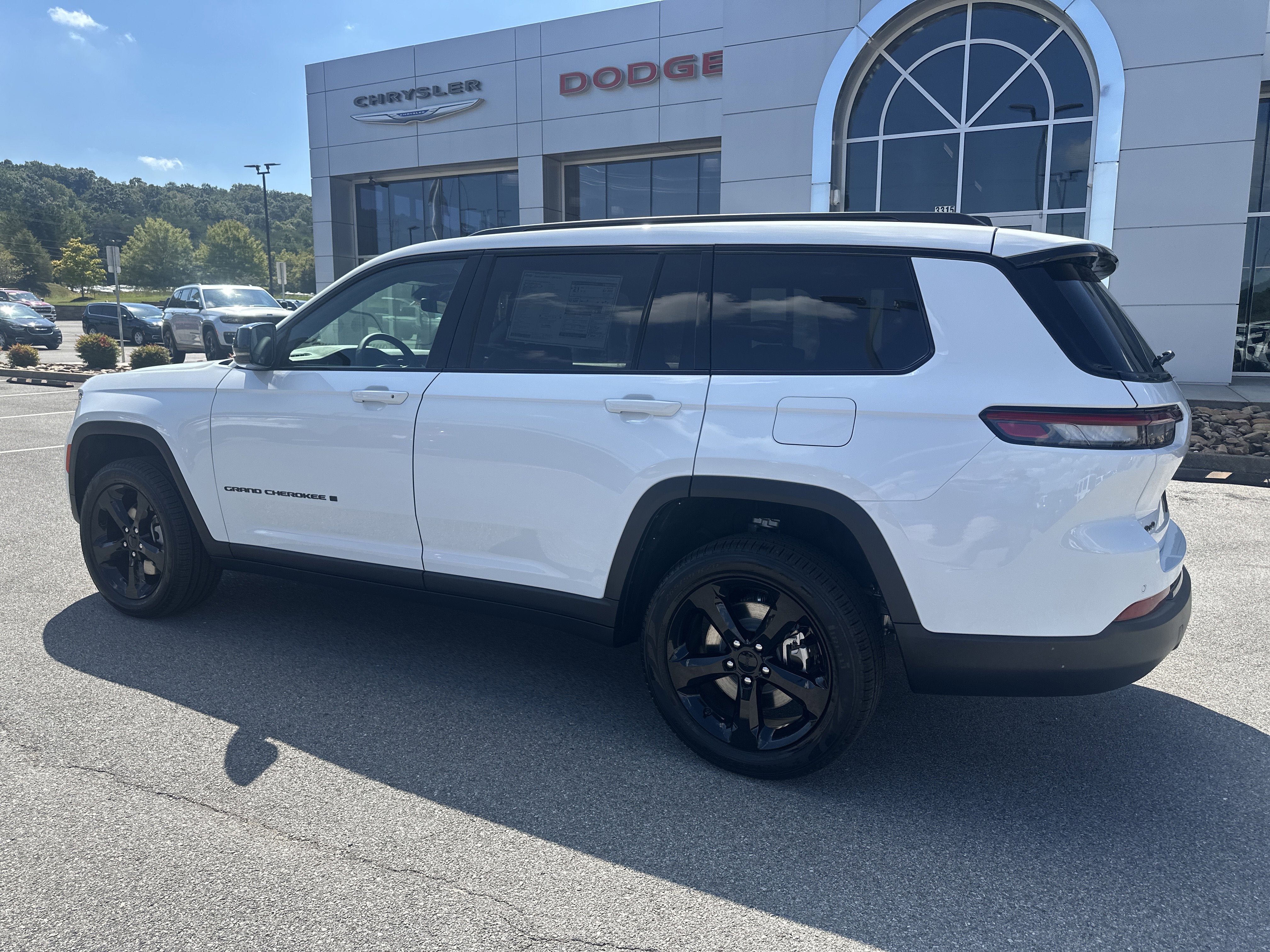 2025 Jeep Grand Cherokee GRAND CHEROKEE L LIMITED 4X4