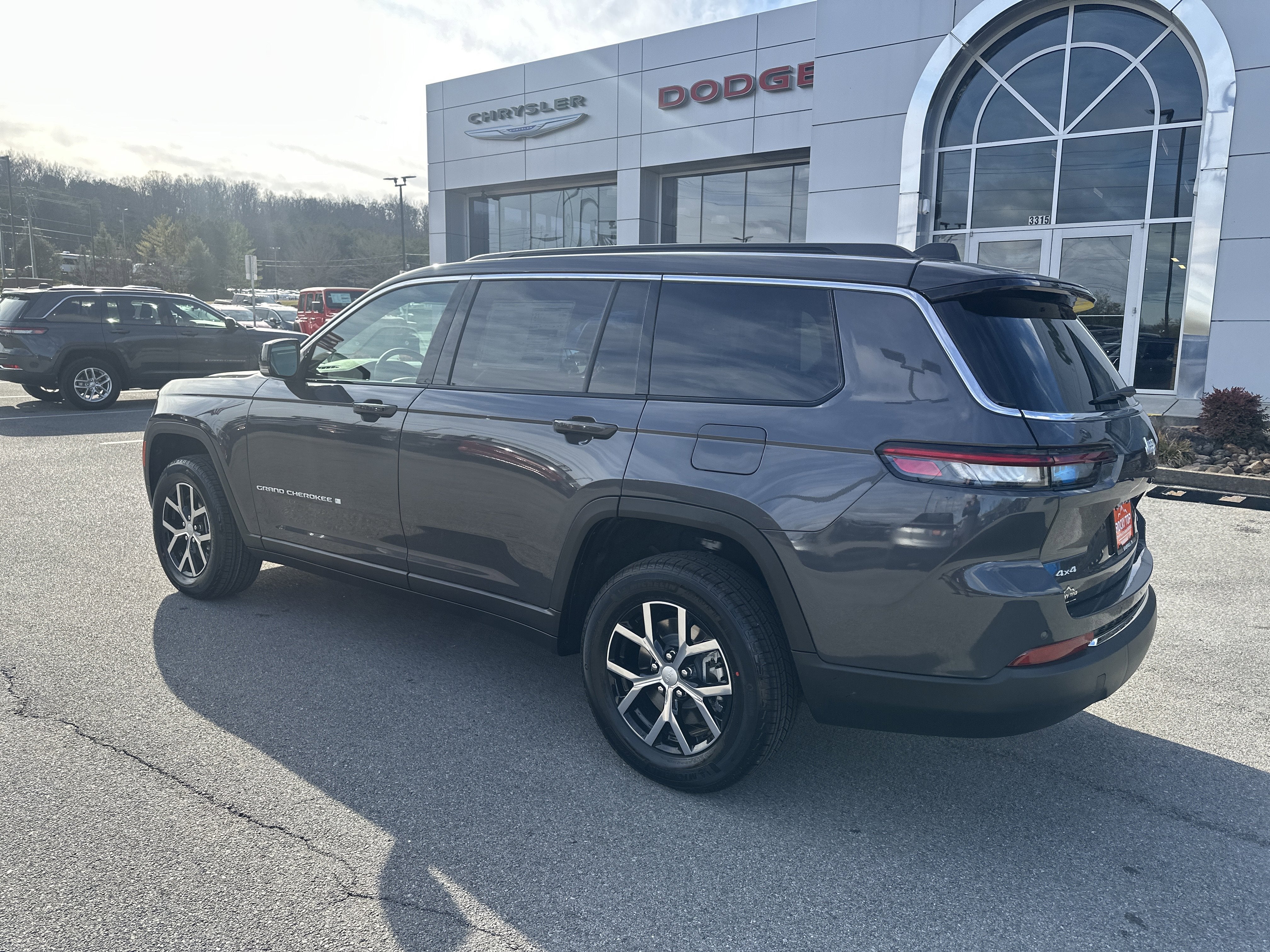 2025 Jeep Grand Cherokee GRAND CHEROKEE L LIMITED 4X4