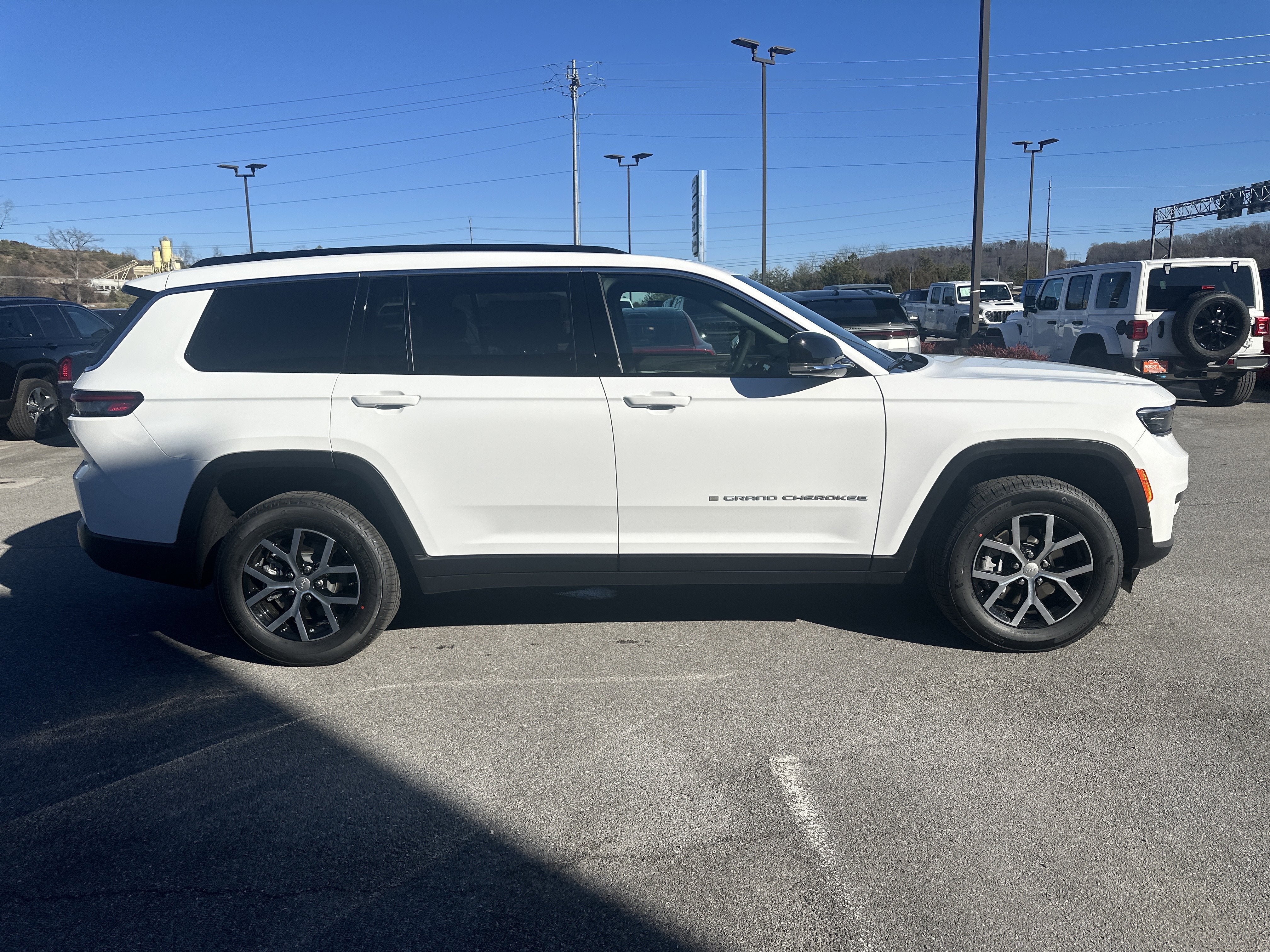 2025 Jeep Grand Cherokee GRAND CHEROKEE L LIMITED 4X4