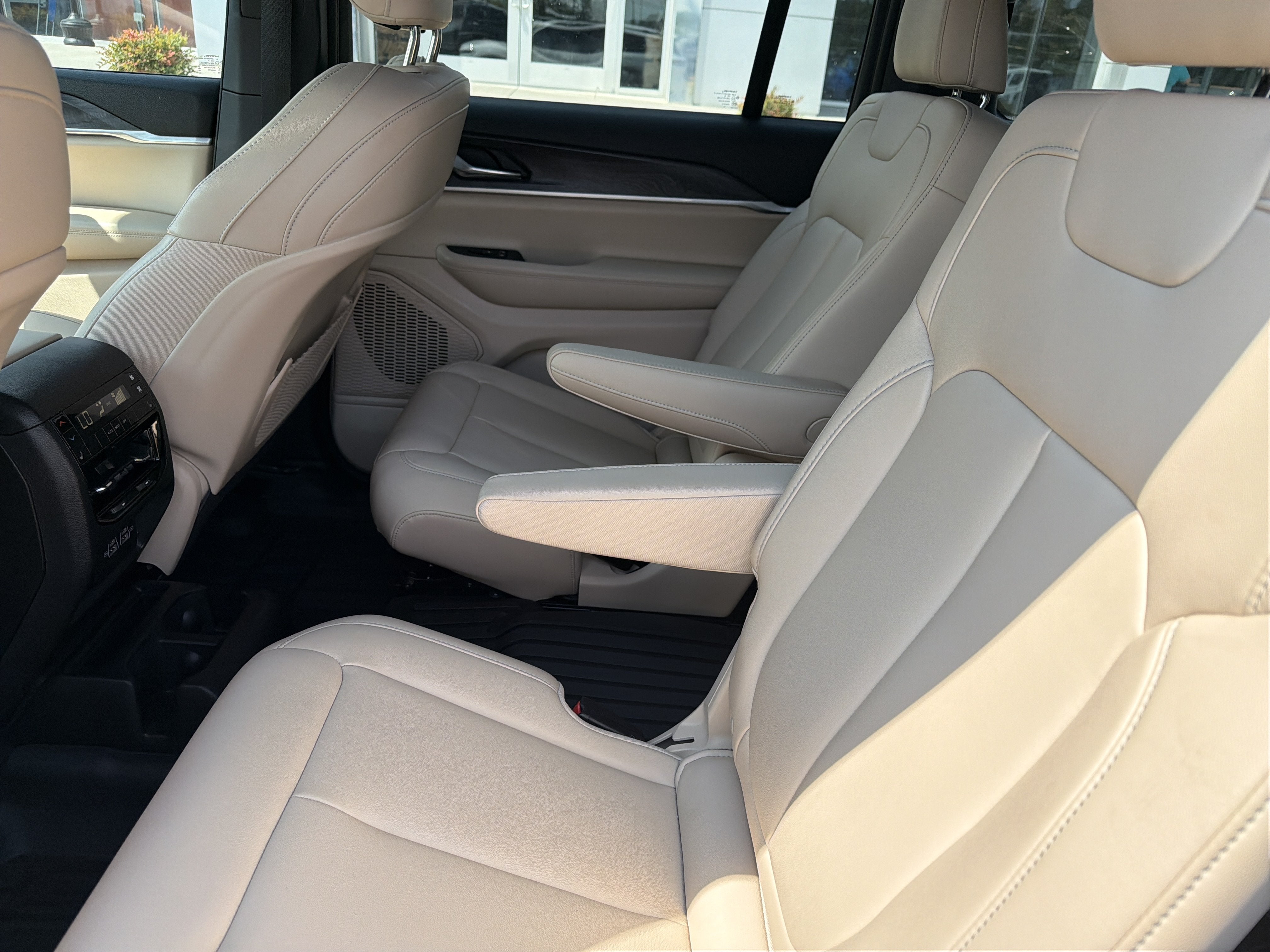2025 Jeep Grand Cherokee L Limited 4x4