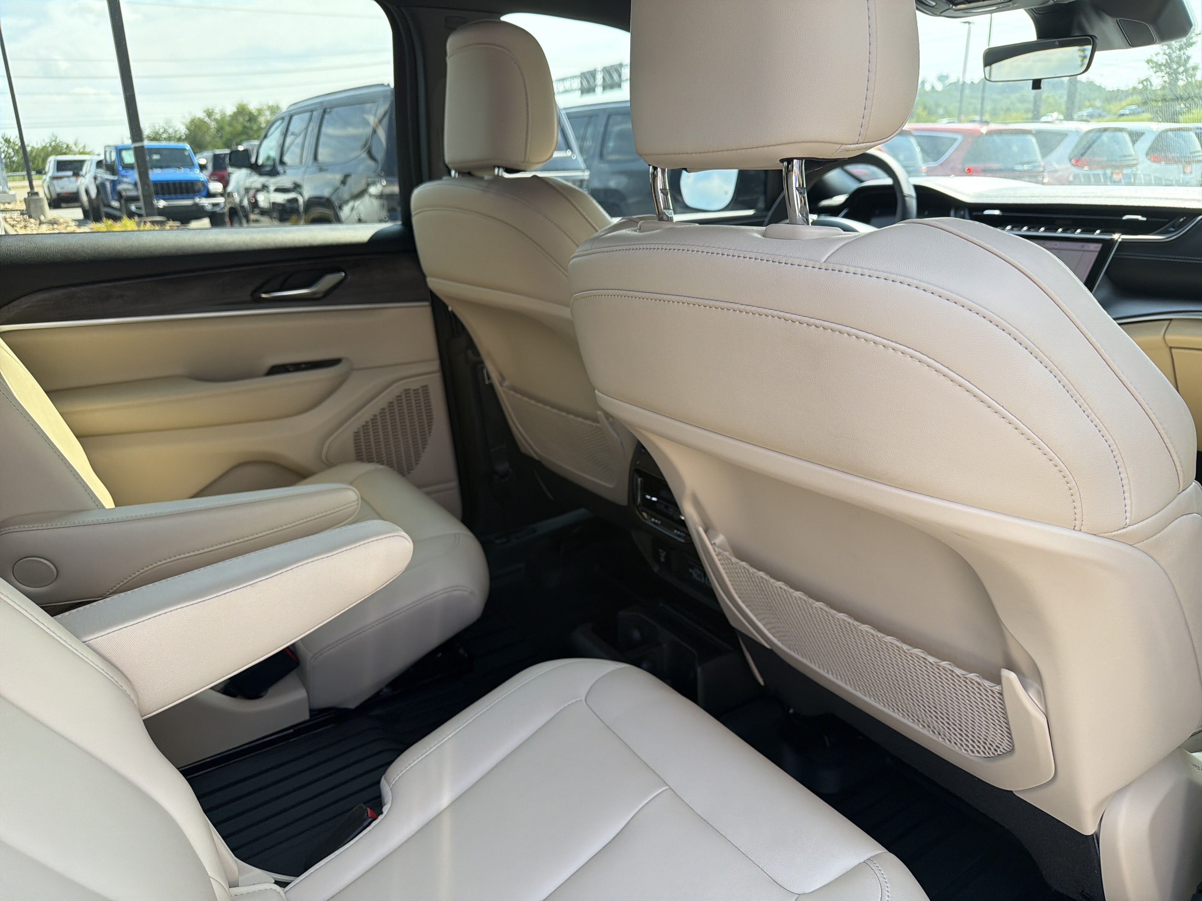 2025 Jeep Grand Cherokee L Limited 4x4