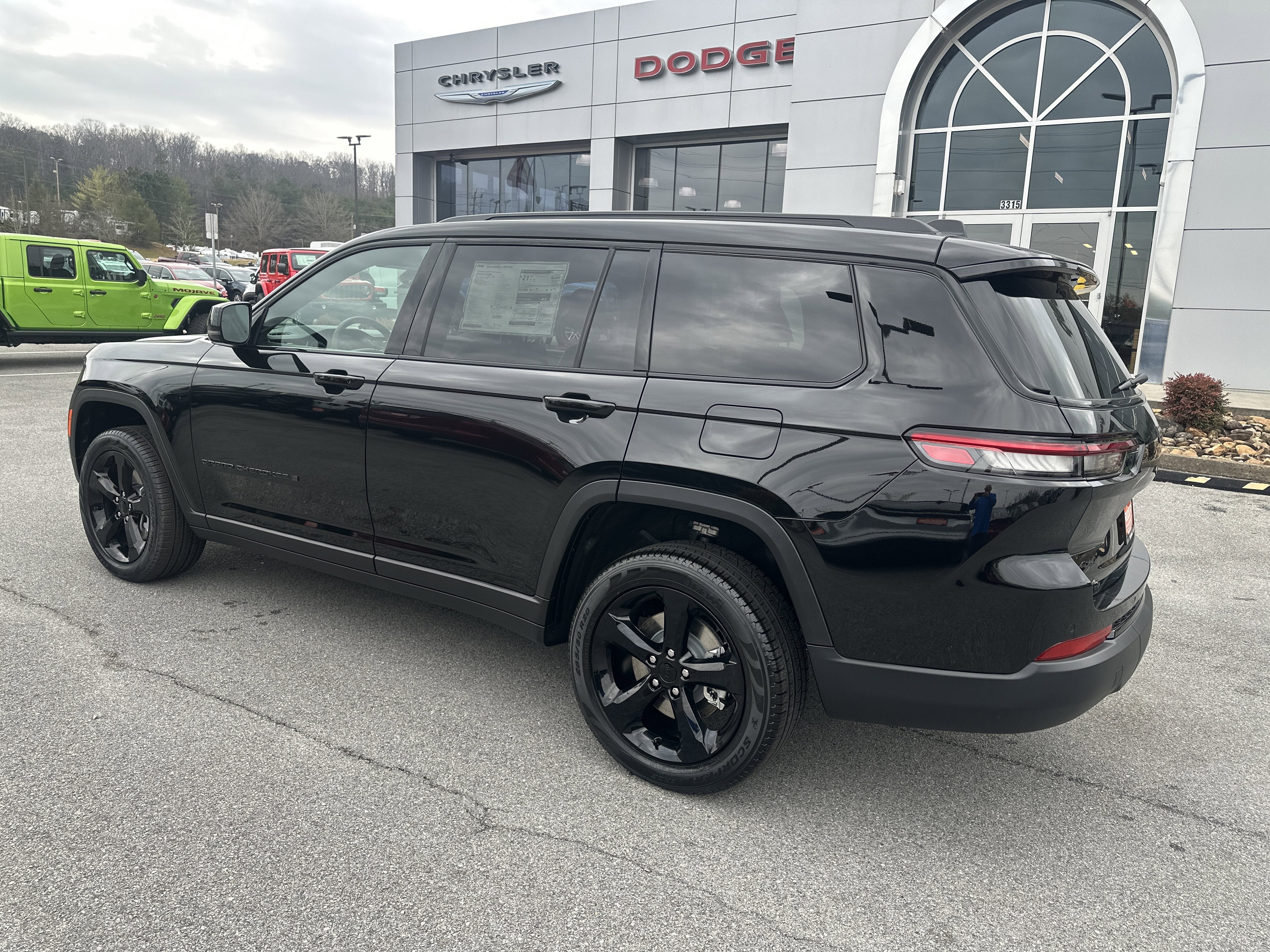 2025 Jeep Grand Cherokee GRAND CHEROKEE L LIMITED 4X4