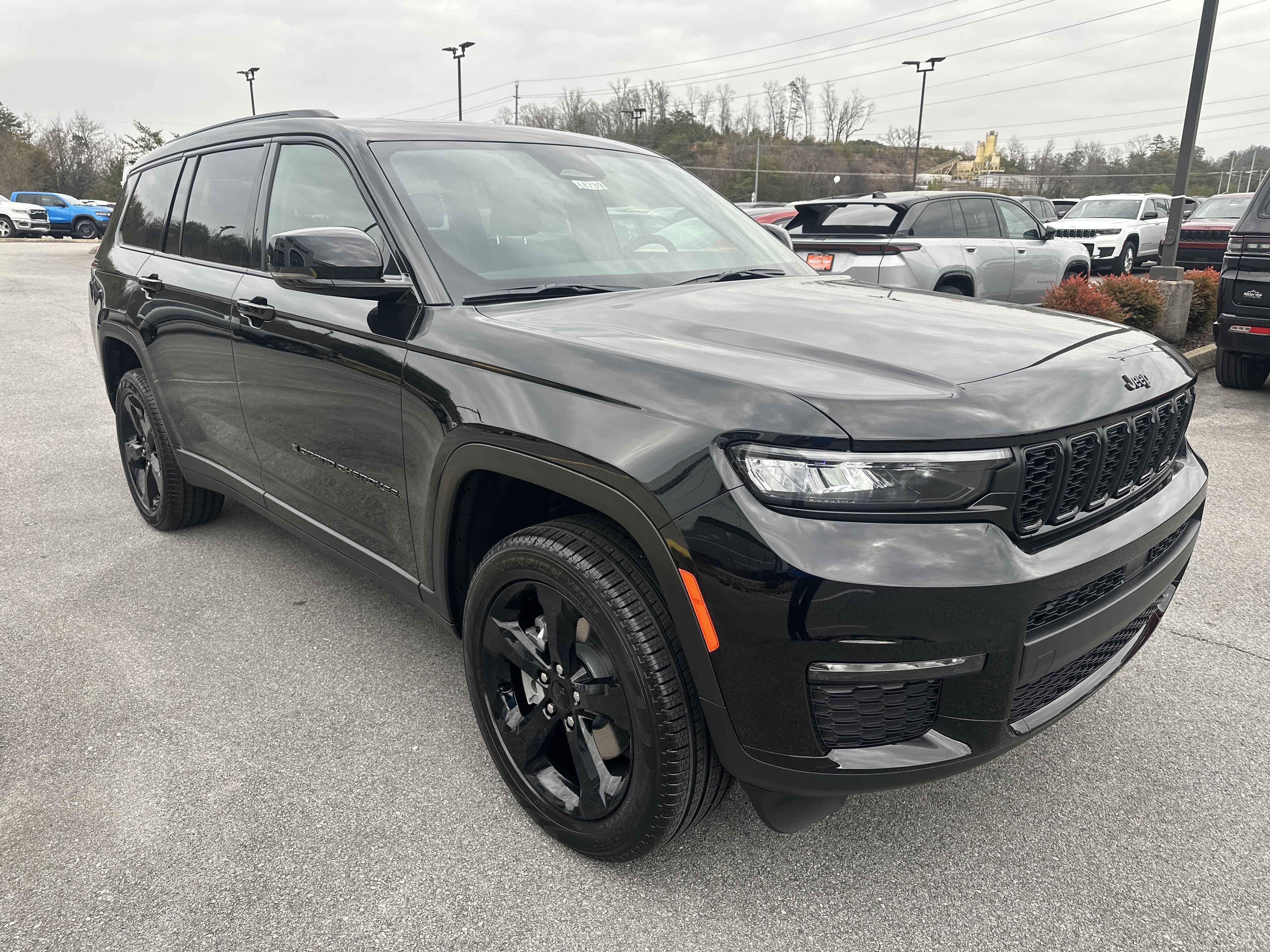 2025 Jeep Grand Cherokee GRAND CHEROKEE L LIMITED 4X4