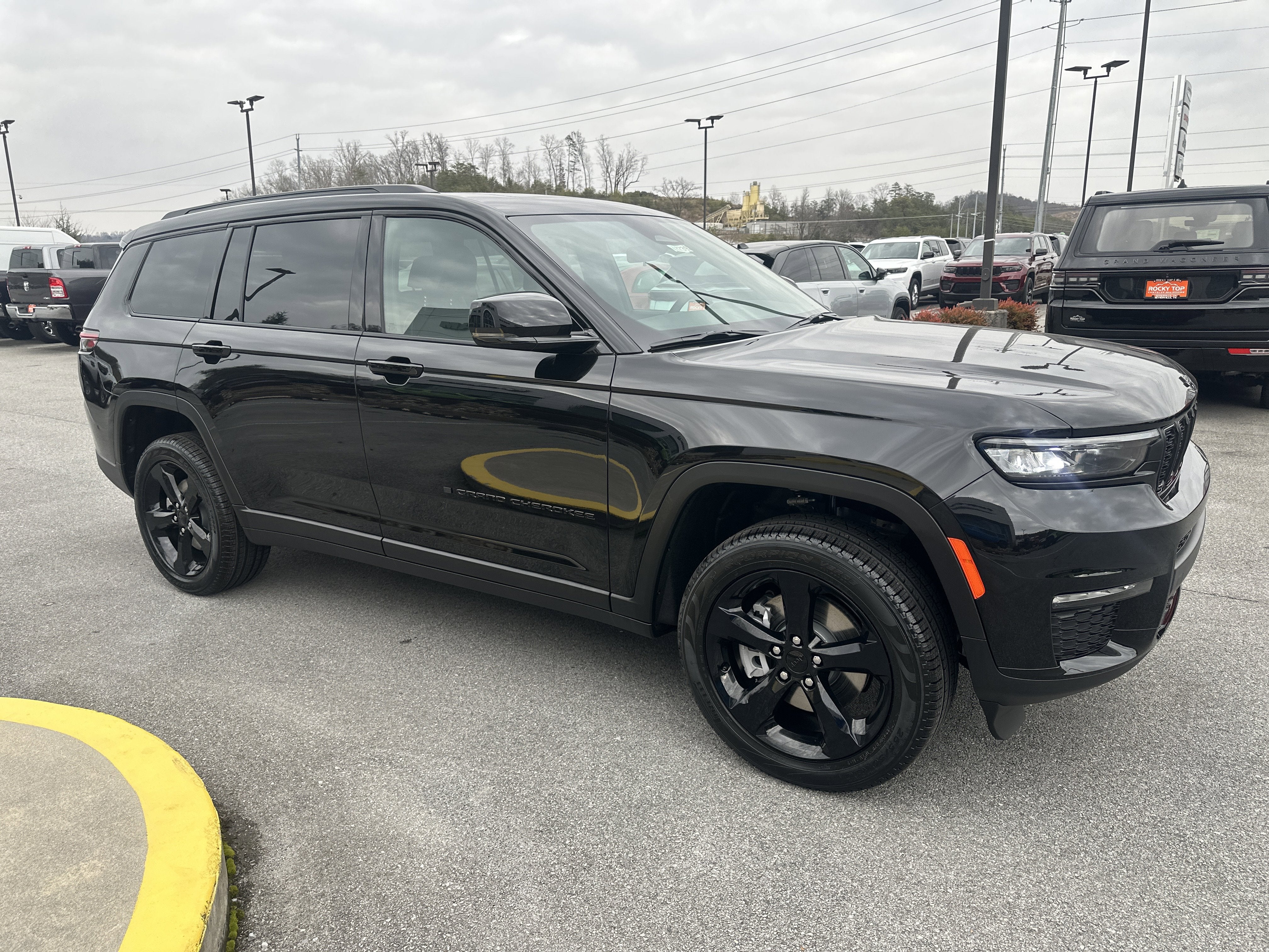 2025 Jeep Grand Cherokee GRAND CHEROKEE L LIMITED 4X4