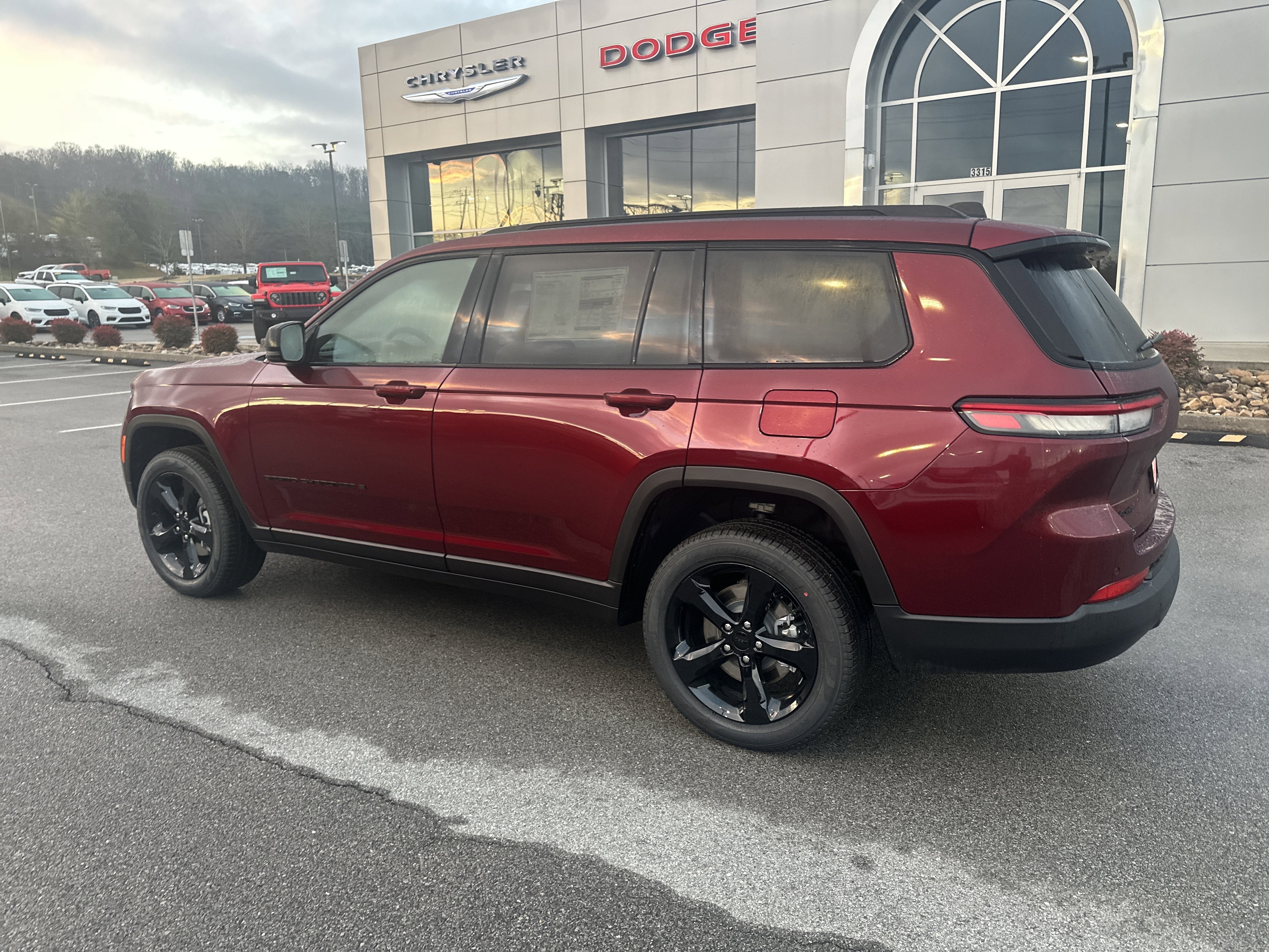 2025 Jeep Grand Cherokee GRAND CHEROKEE L LIMITED 4X4