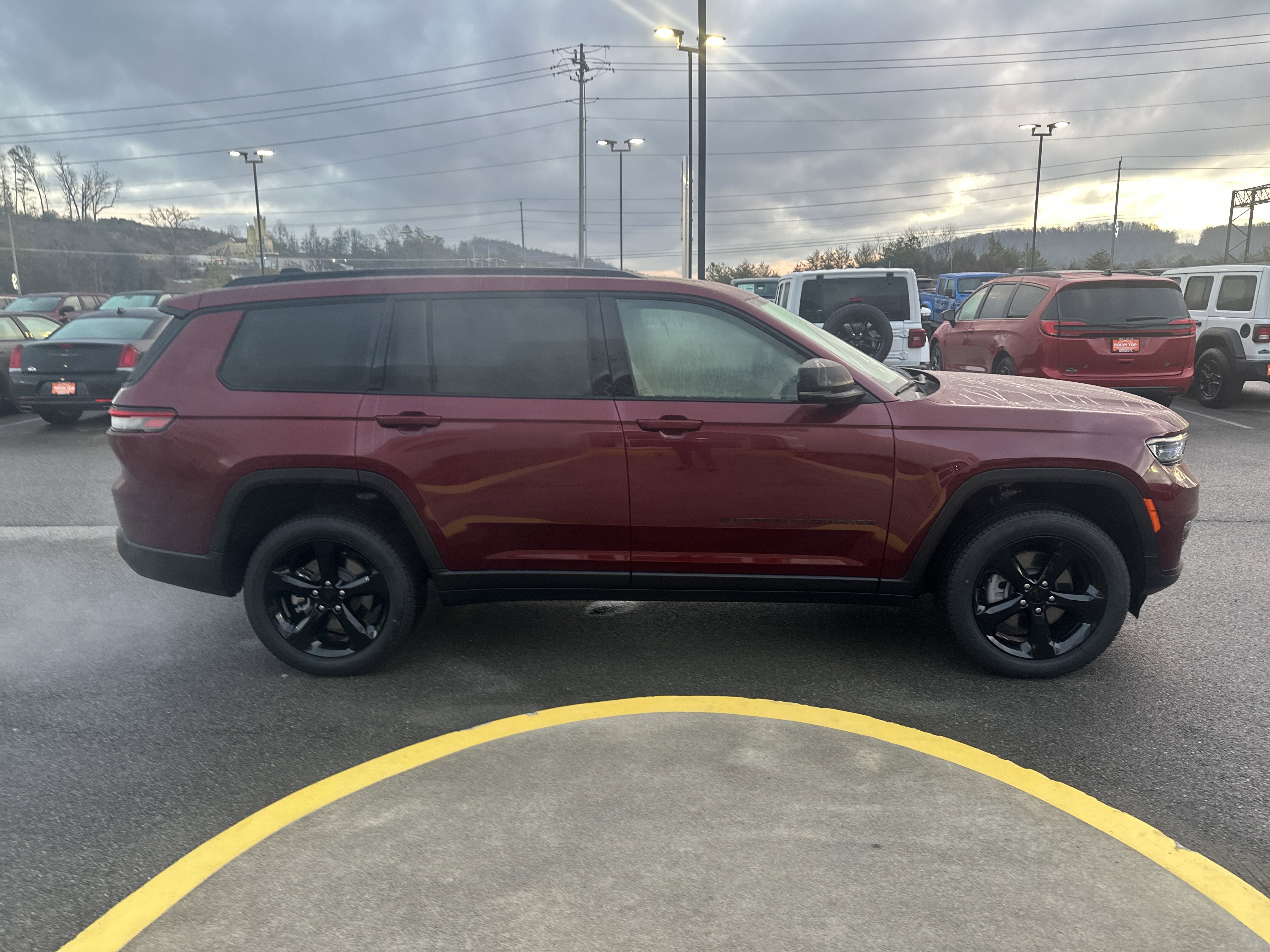 2025 Jeep Grand Cherokee GRAND CHEROKEE L LIMITED 4X4