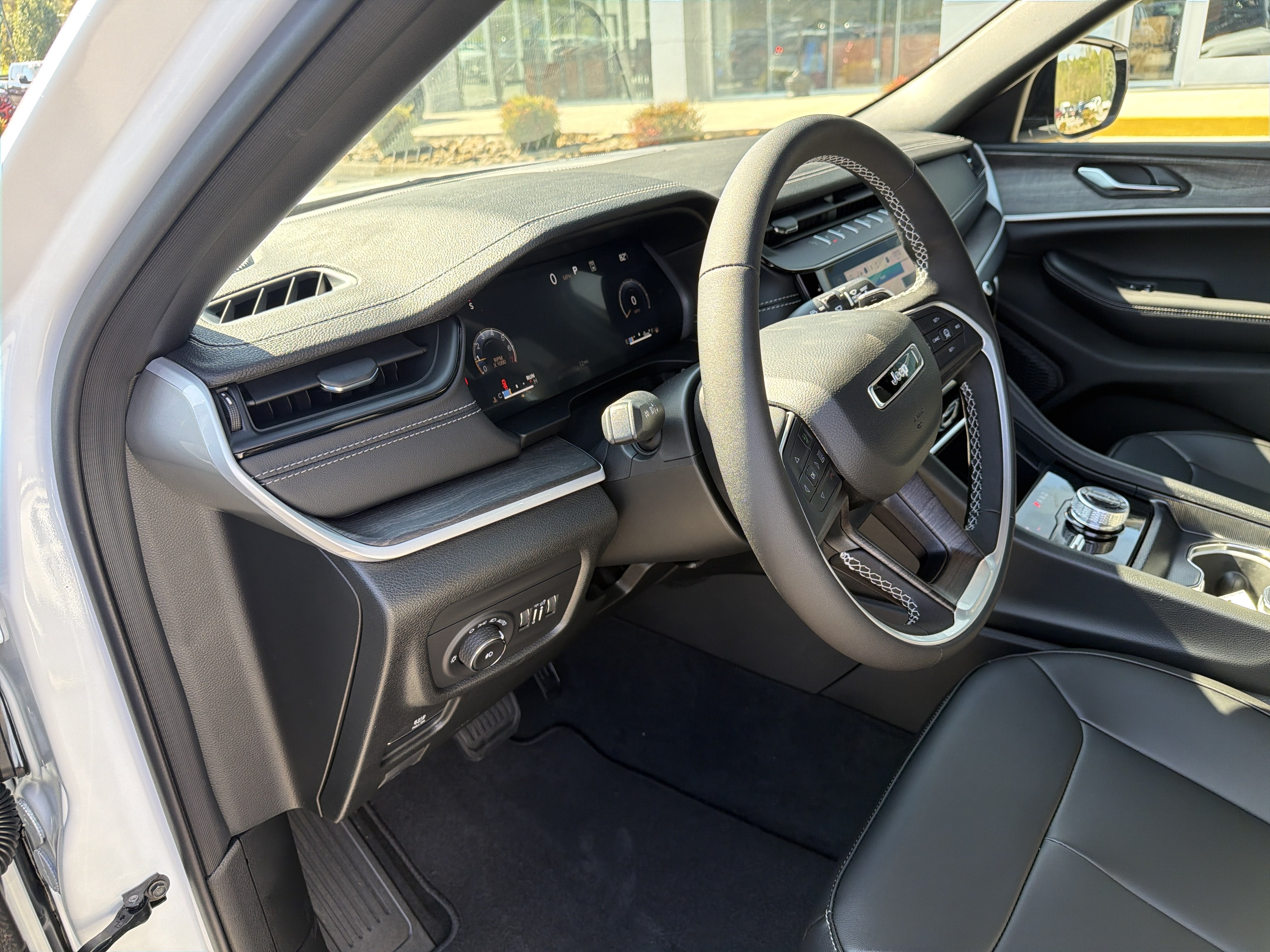 2027 Jeep Grand Cherokee GRAND CHEROKEE L LIMITED 4X4