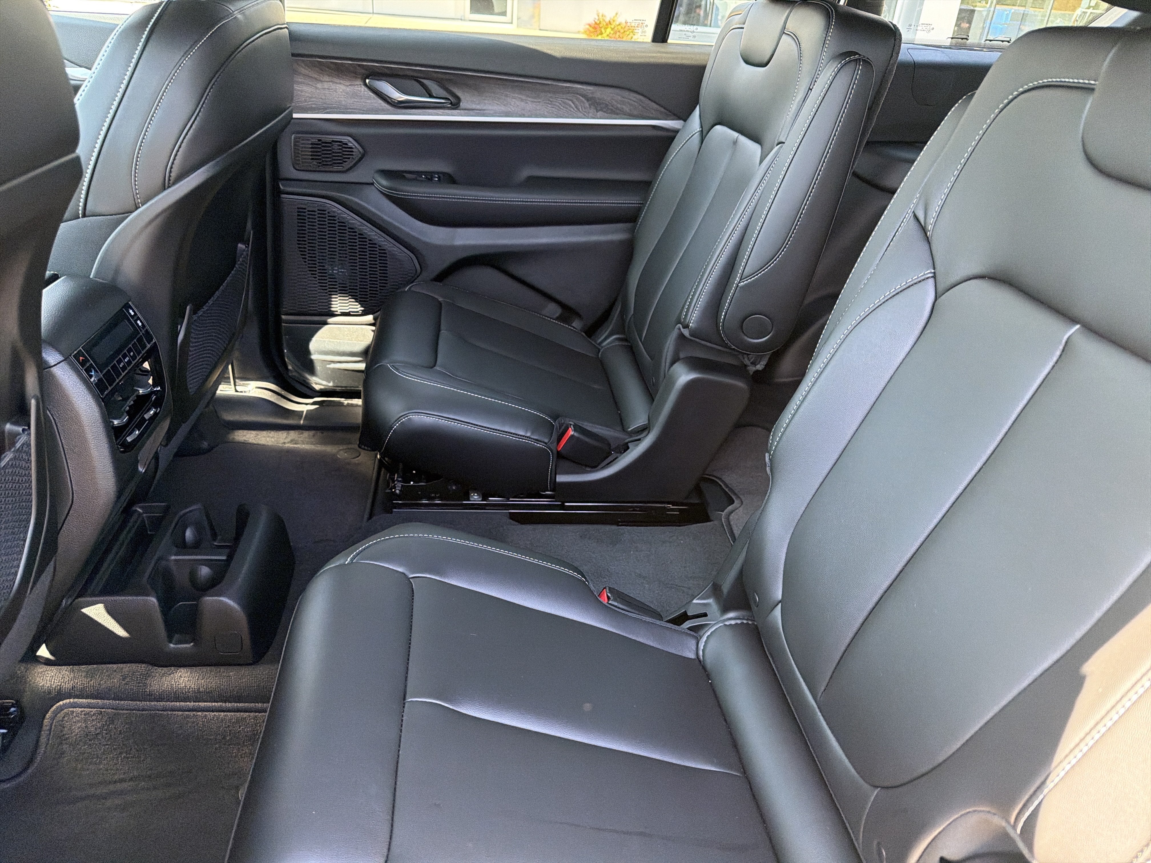 2027 Jeep Grand Cherokee GRAND CHEROKEE L LIMITED 4X4