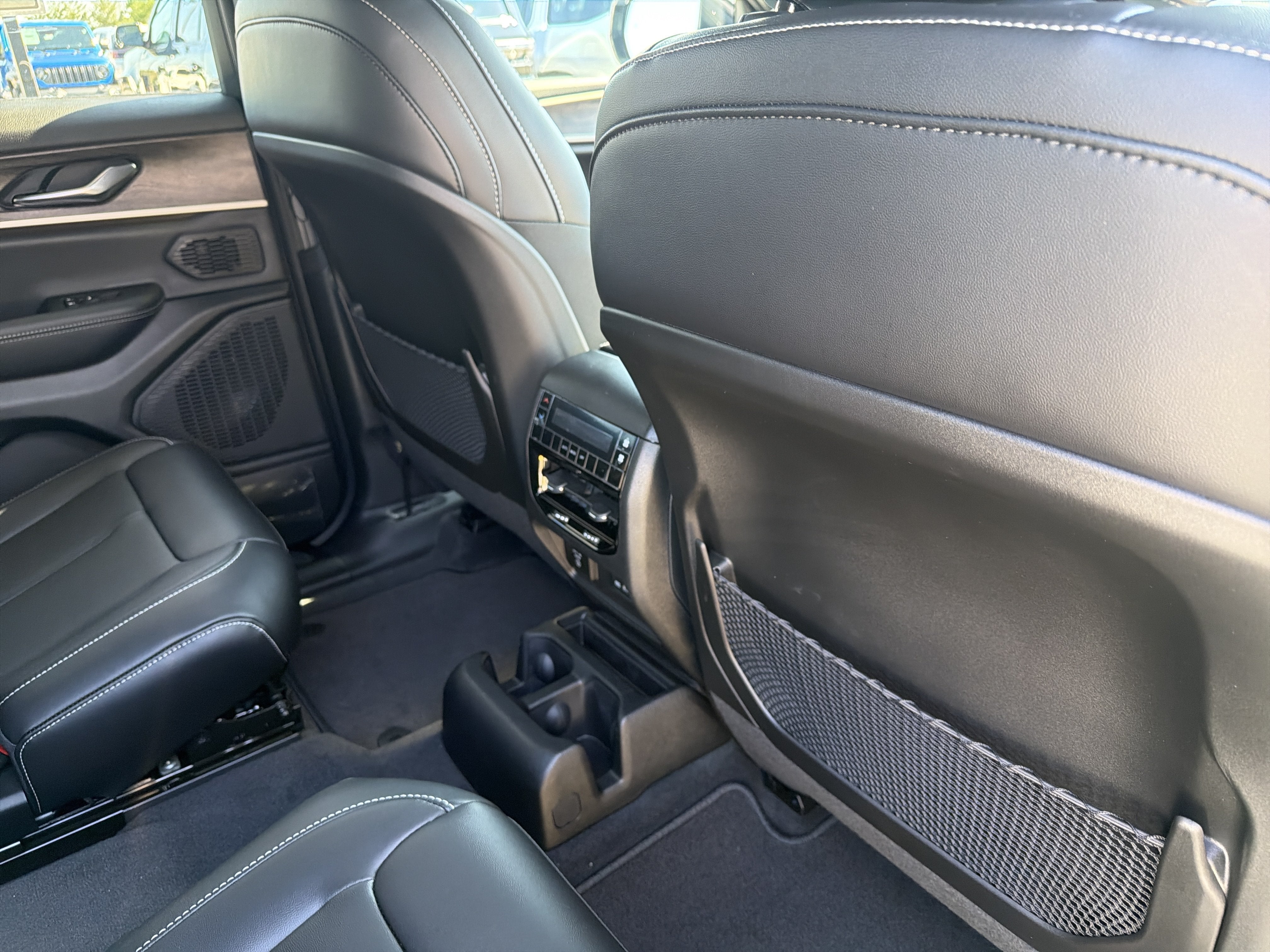 2027 Jeep Grand Cherokee GRAND CHEROKEE L LIMITED 4X4