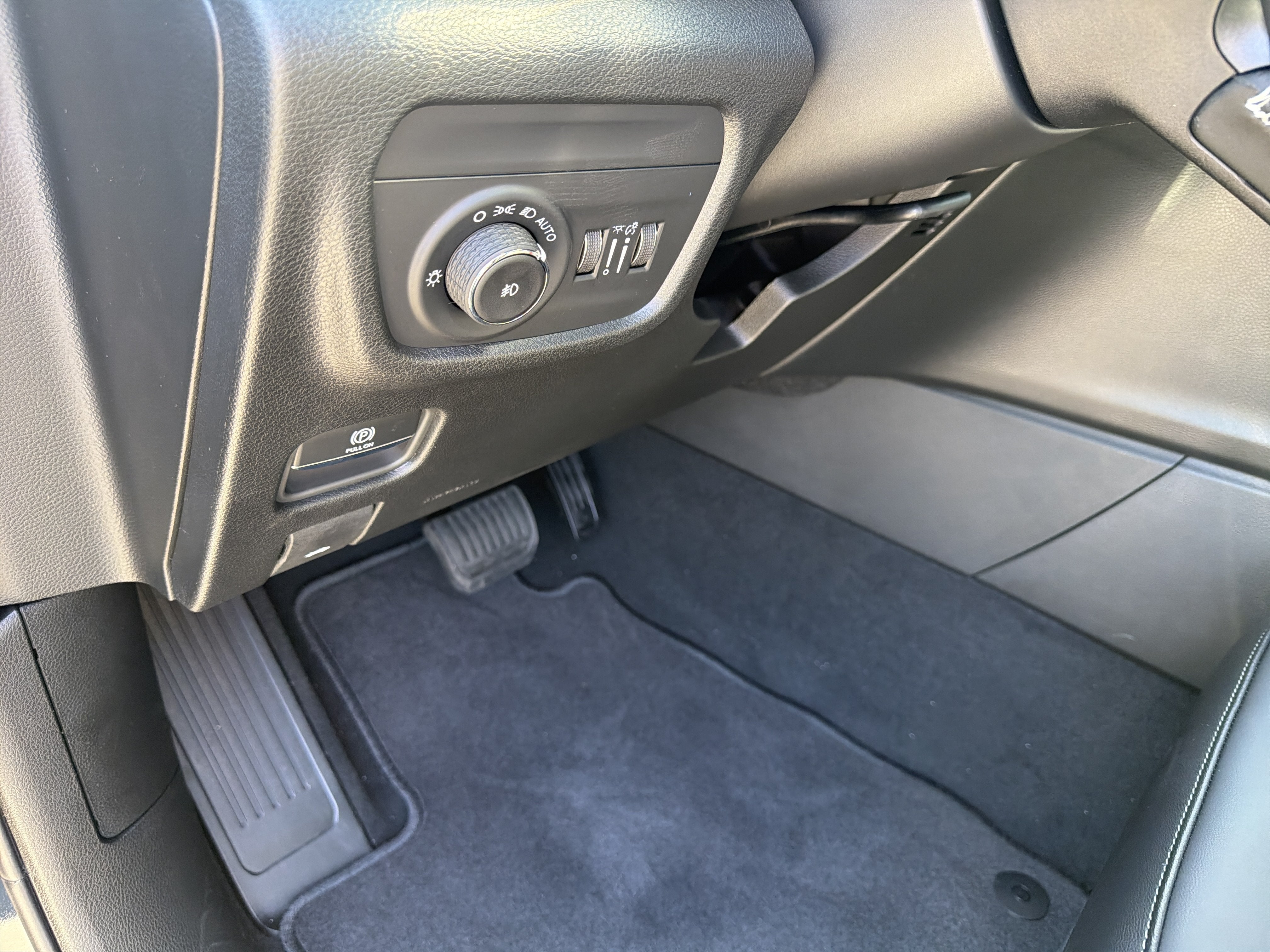 2027 Jeep Grand Cherokee GRAND CHEROKEE L LIMITED 4X4