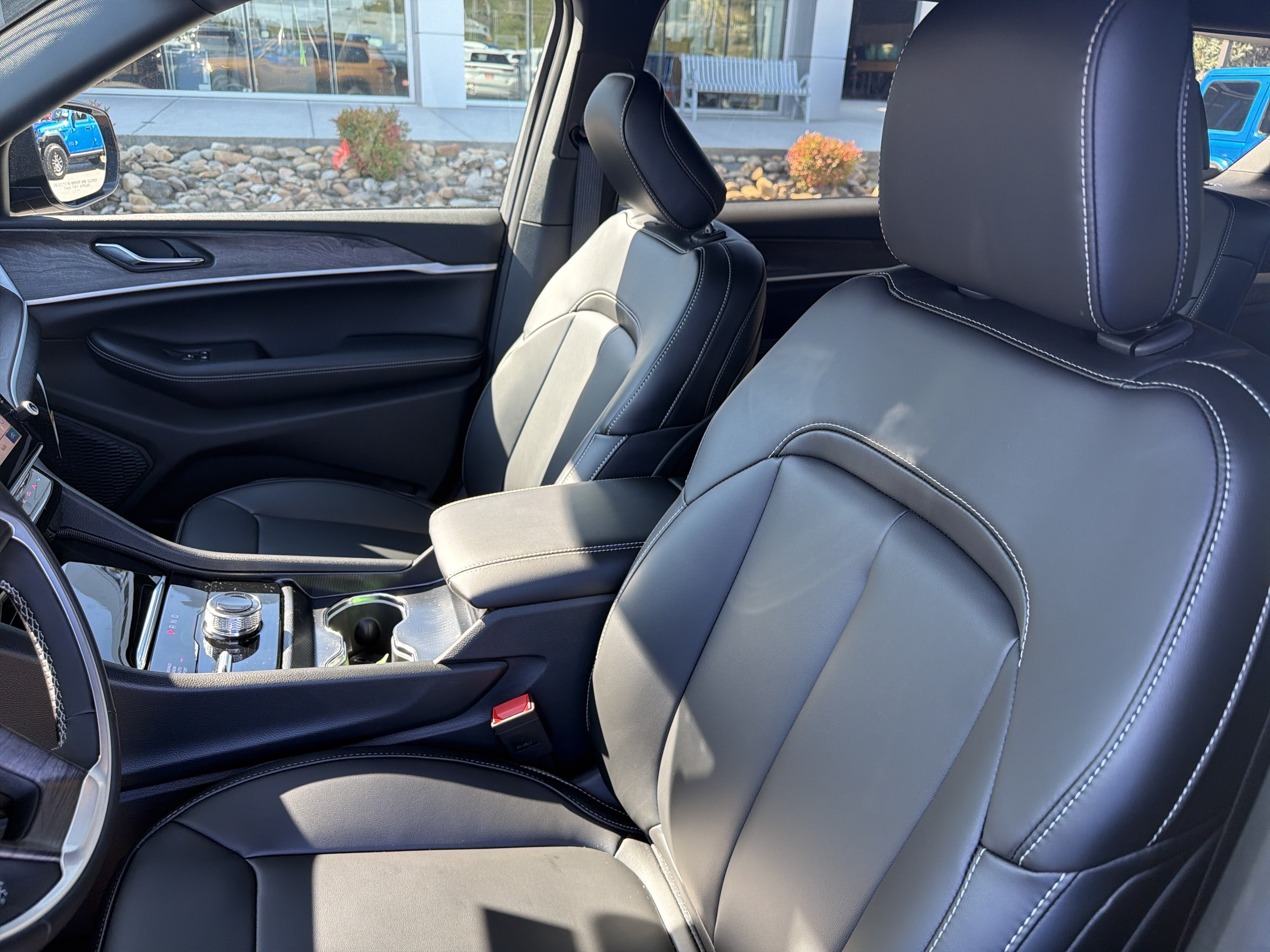 2027 Jeep Grand Cherokee GRAND CHEROKEE L LIMITED 4X4