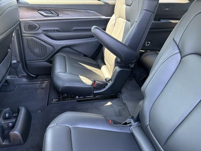 2027 Jeep Grand Cherokee GRAND CHEROKEE L LIMITED 4X4