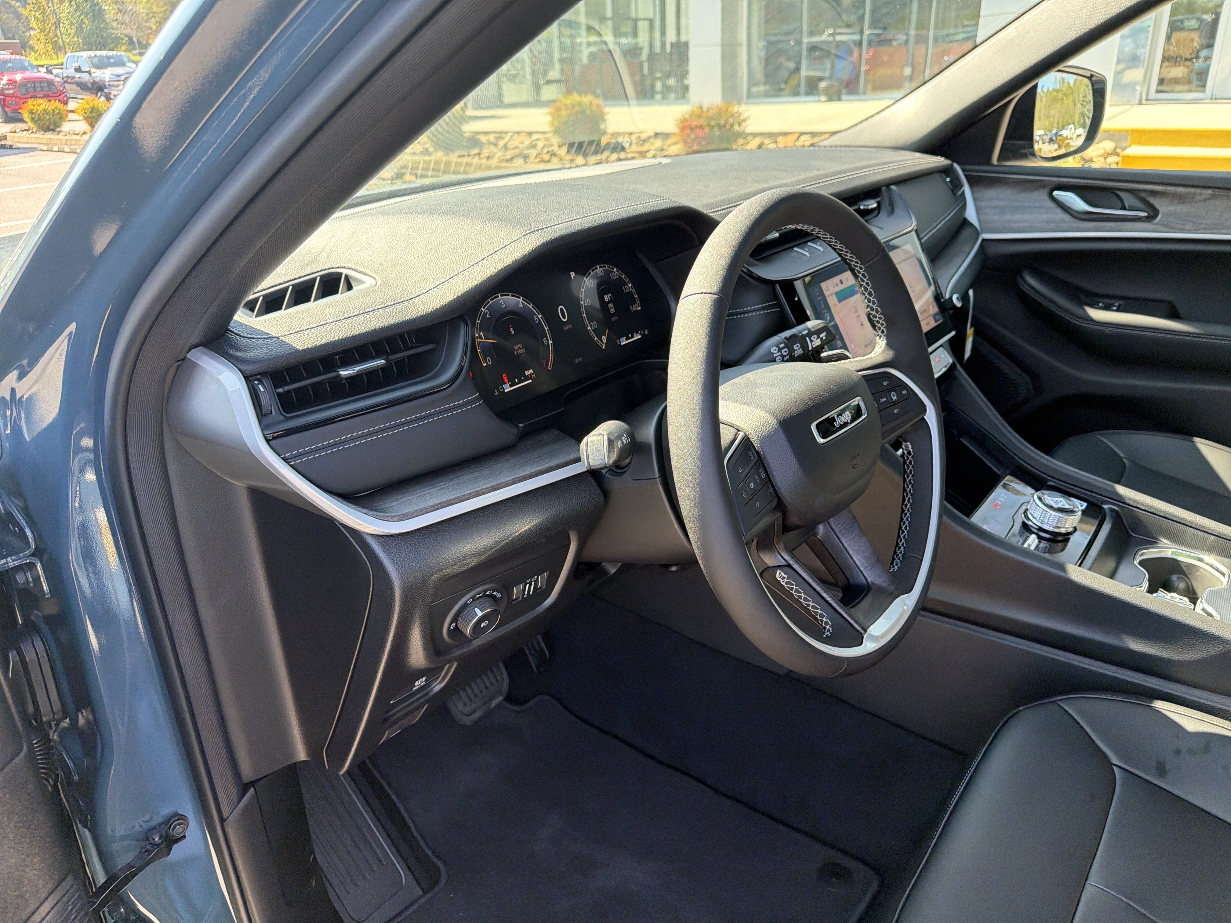 2027 Jeep Grand Cherokee GRAND CHEROKEE L LIMITED 4X4
