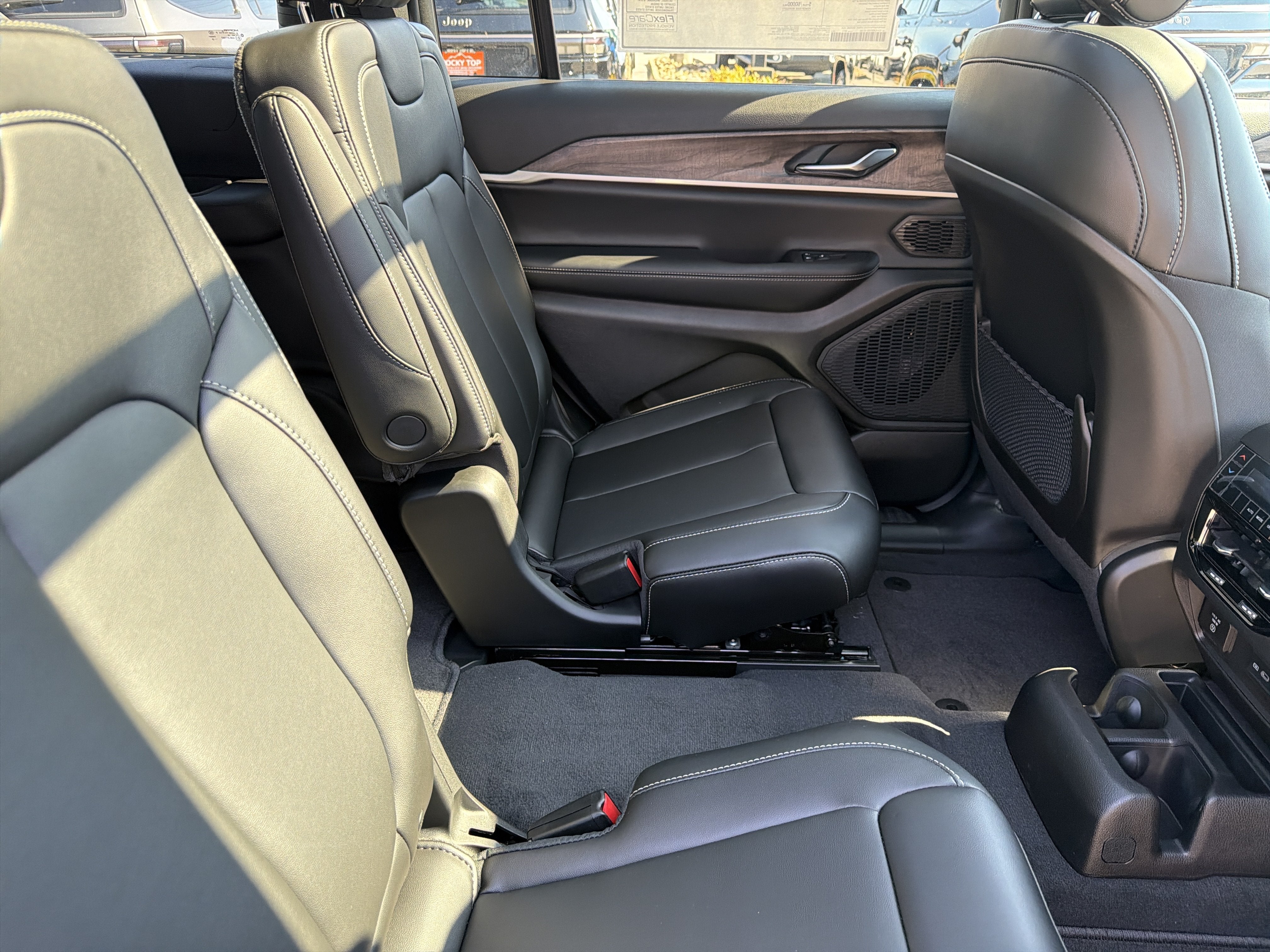 2027 Jeep Grand Cherokee GRAND CHEROKEE L LIMITED 4X4