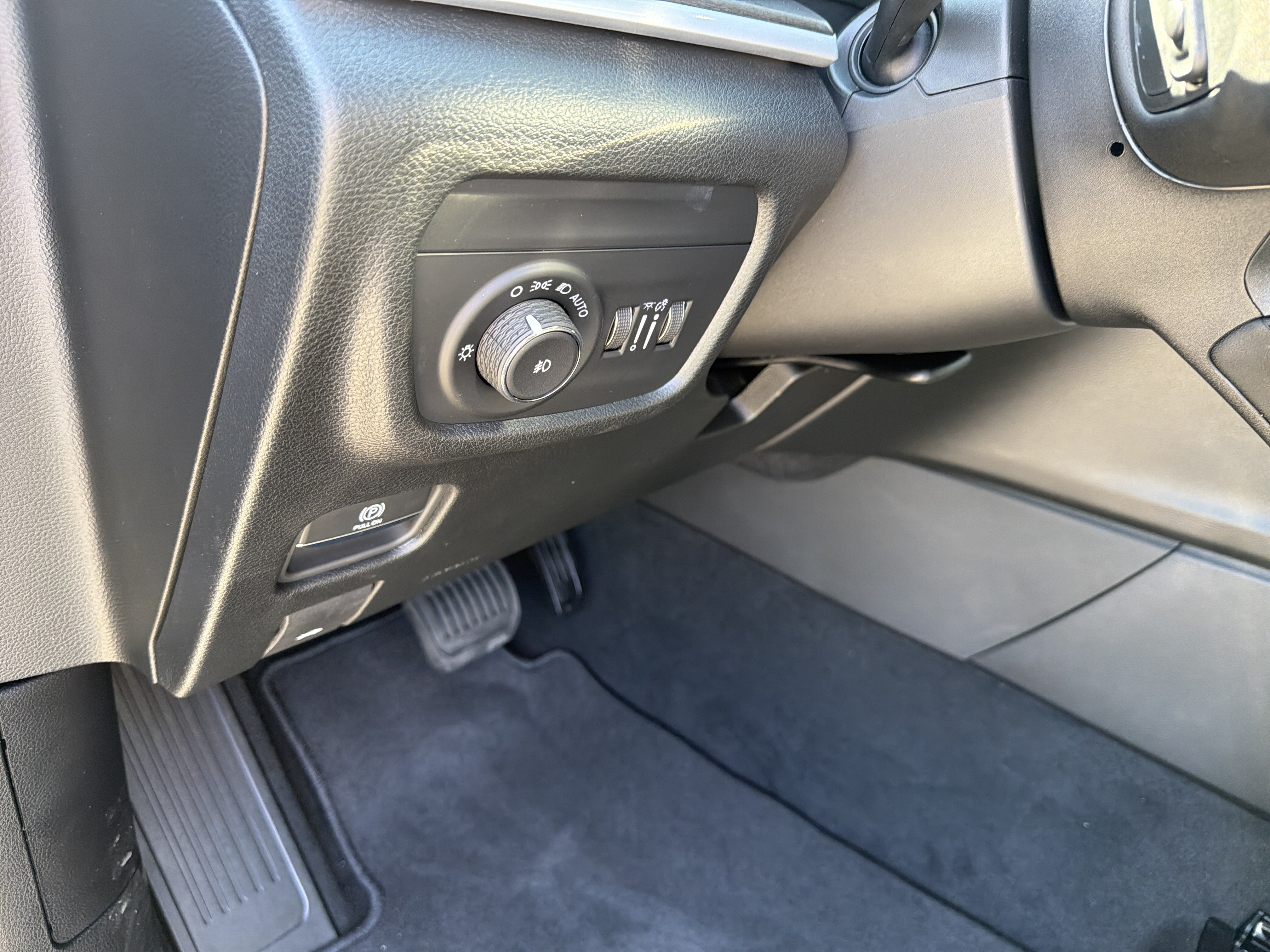 2027 Jeep Grand Cherokee GRAND CHEROKEE L LIMITED 4X4