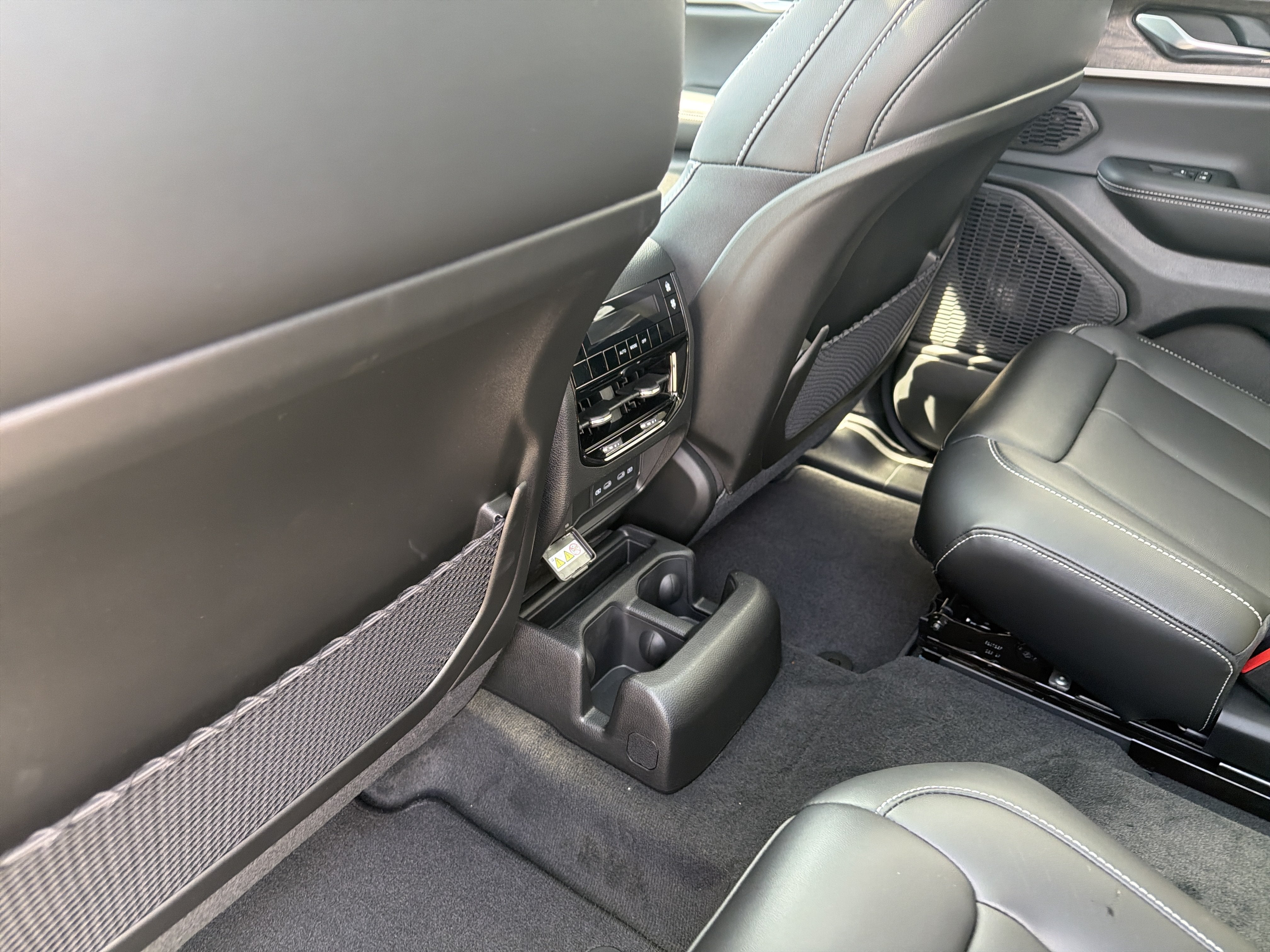 2027 Jeep Grand Cherokee GRAND CHEROKEE L LIMITED 4X4