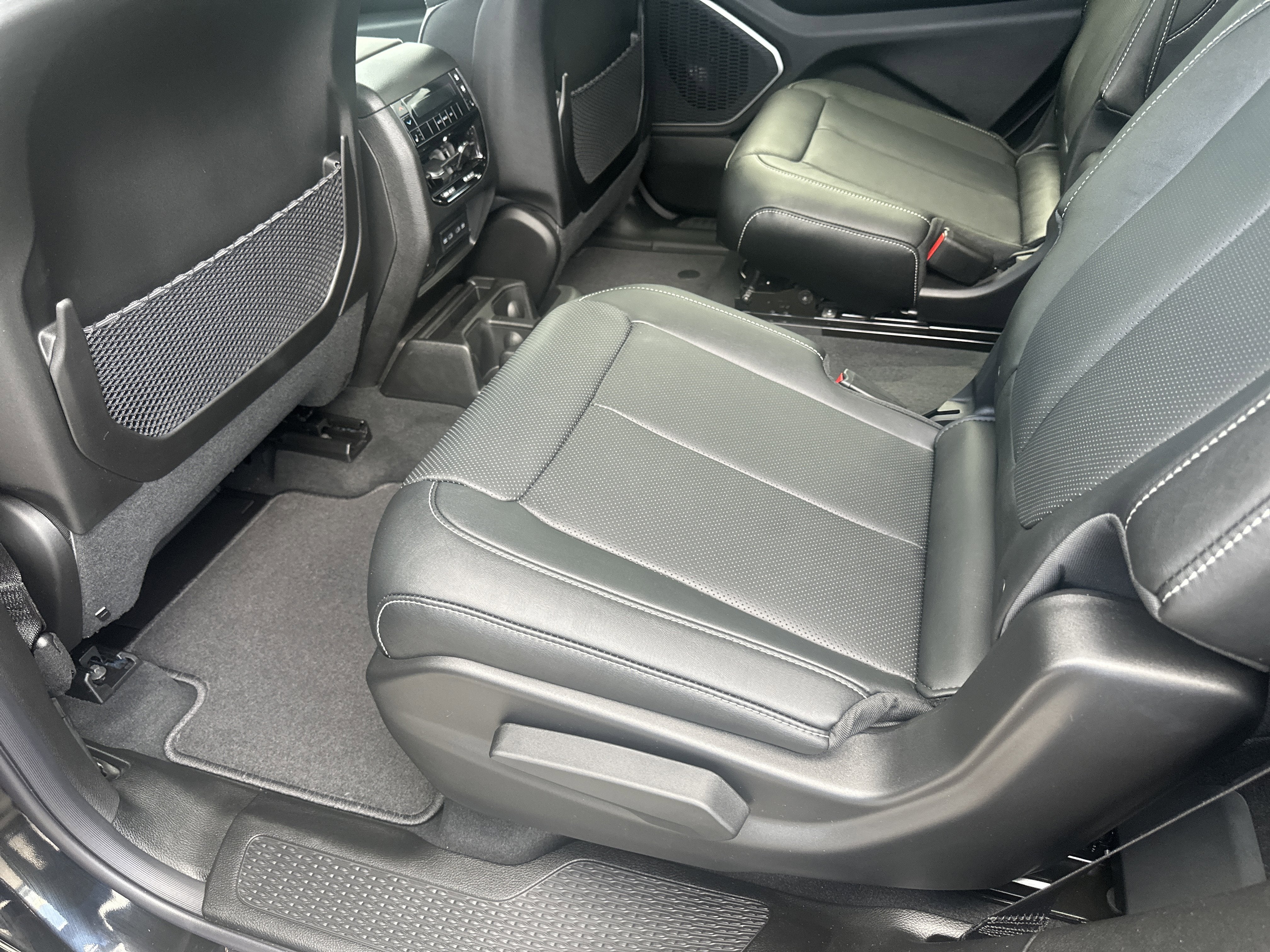 2026 Jeep Grand Cherokee GRAND CHEROKEE L LIMITED RESERVE 4X4