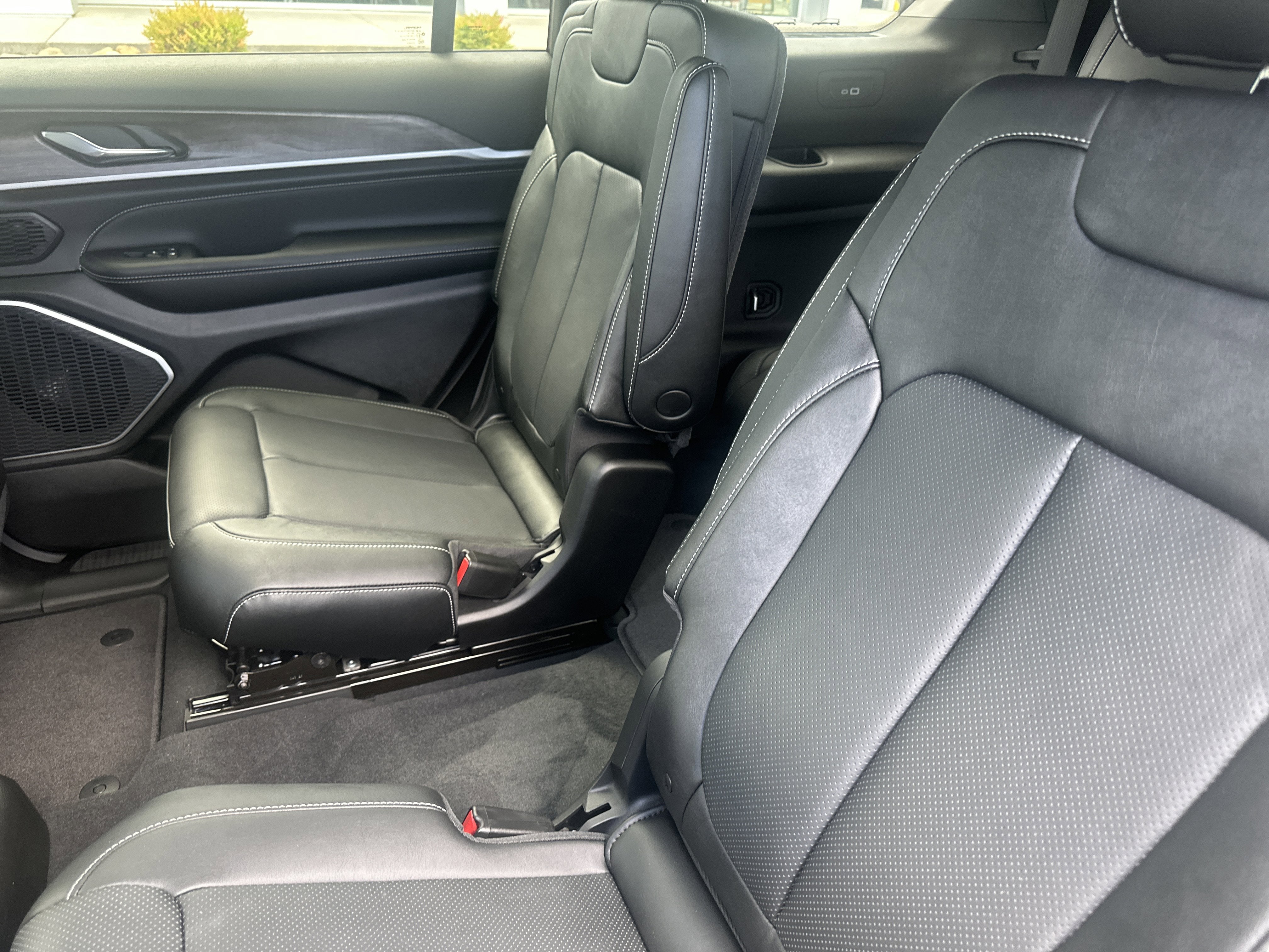 2026 Jeep Grand Cherokee GRAND CHEROKEE L LIMITED RESERVE 4X4