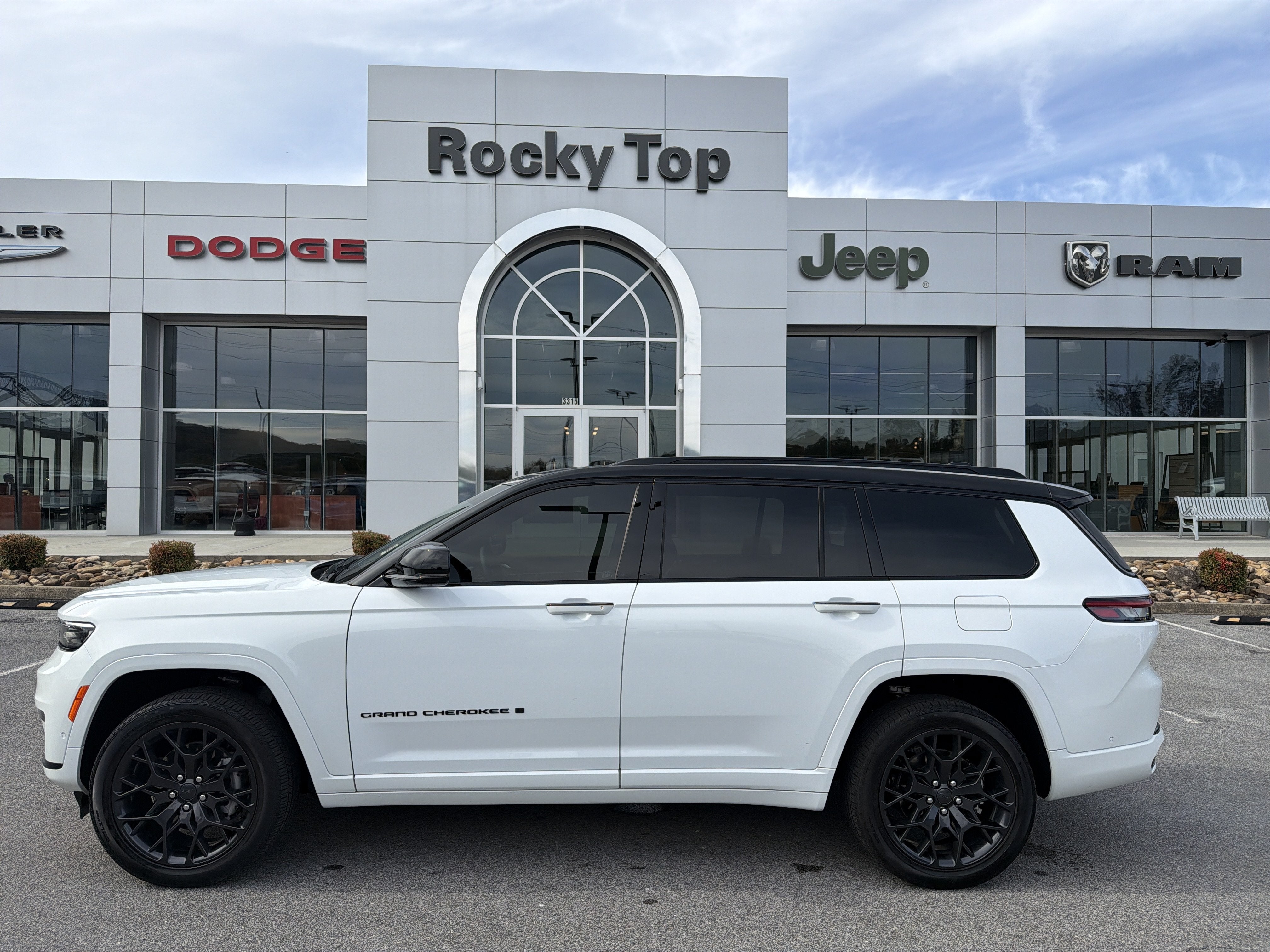 2025 Jeep Grand Cherokee L Summit Reserve 4x4