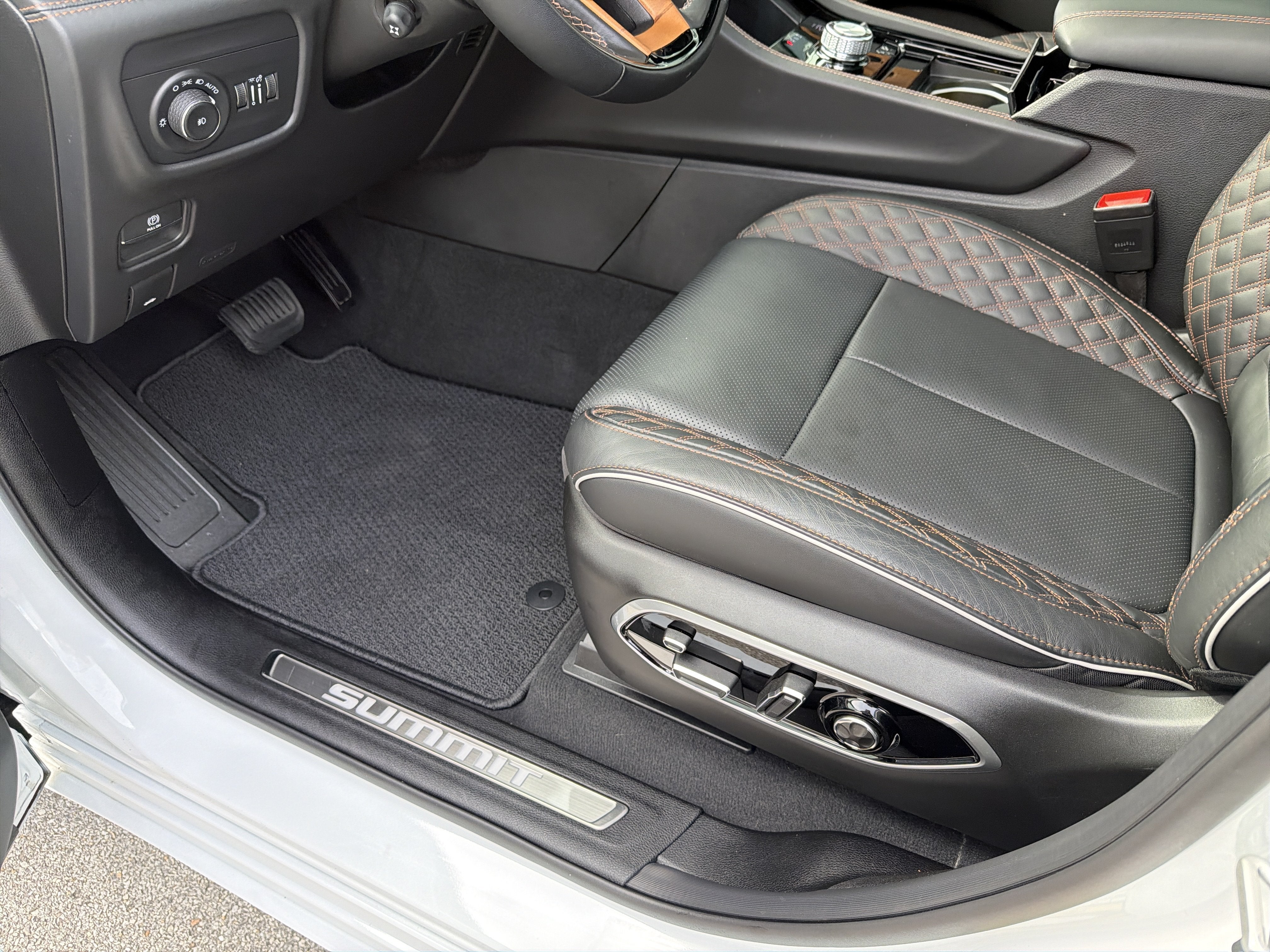 2025 Jeep Grand Cherokee L Summit Reserve 4x4