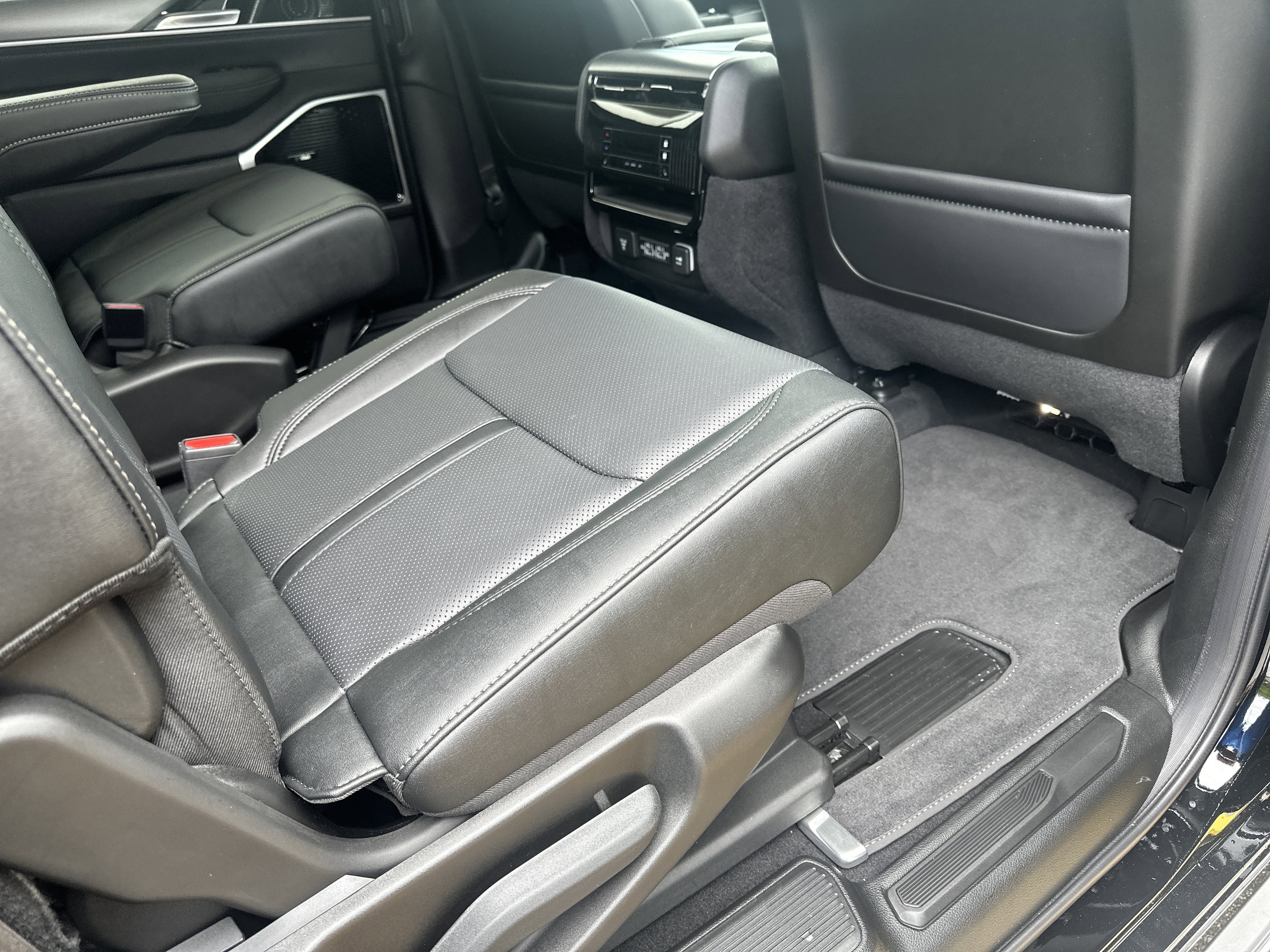 2026 Jeep Grand Wagoneer GRAND WAGONEER L LIMITED RESERVE 4X4