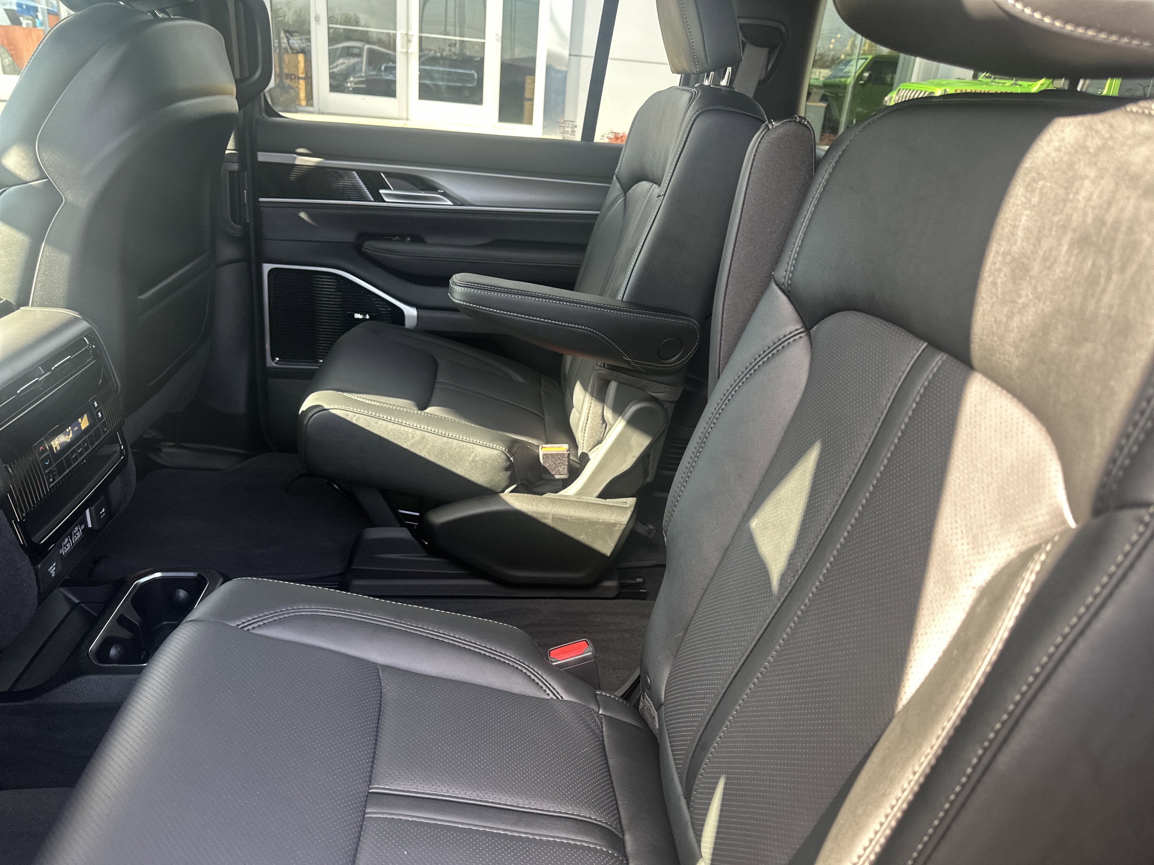 2026 Jeep Grand Wagoneer GRAND WAGONEER L LIMITED ALTITUDE 4X4