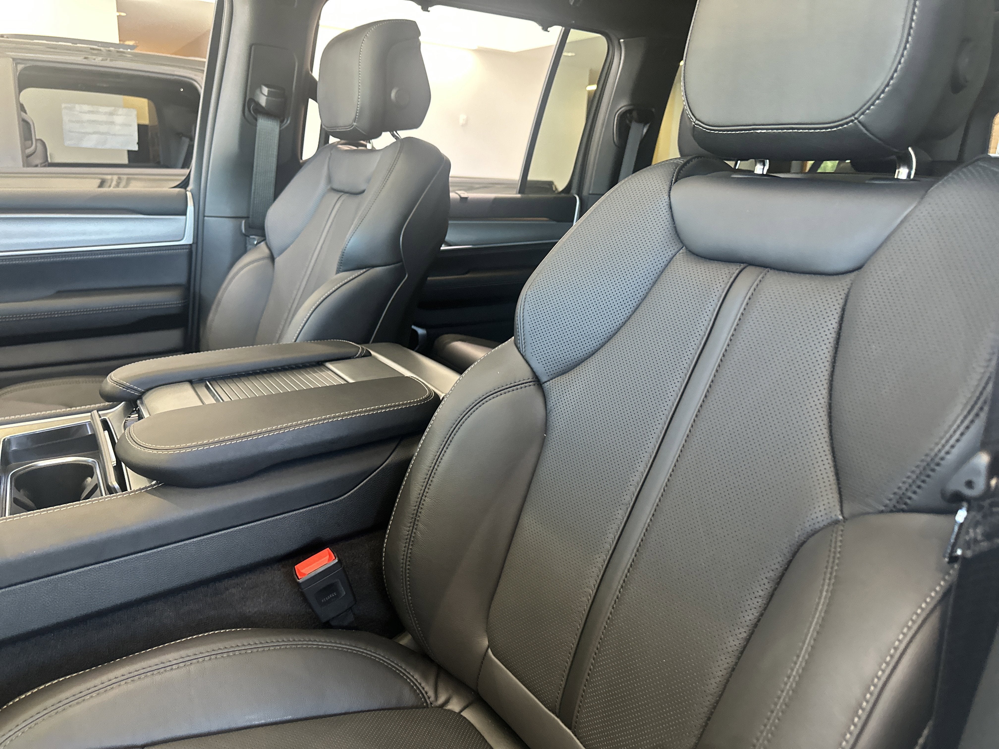 2026 Jeep Grand Wagoneer GRAND WAGONEER L LIMITED RESERVE 4X4