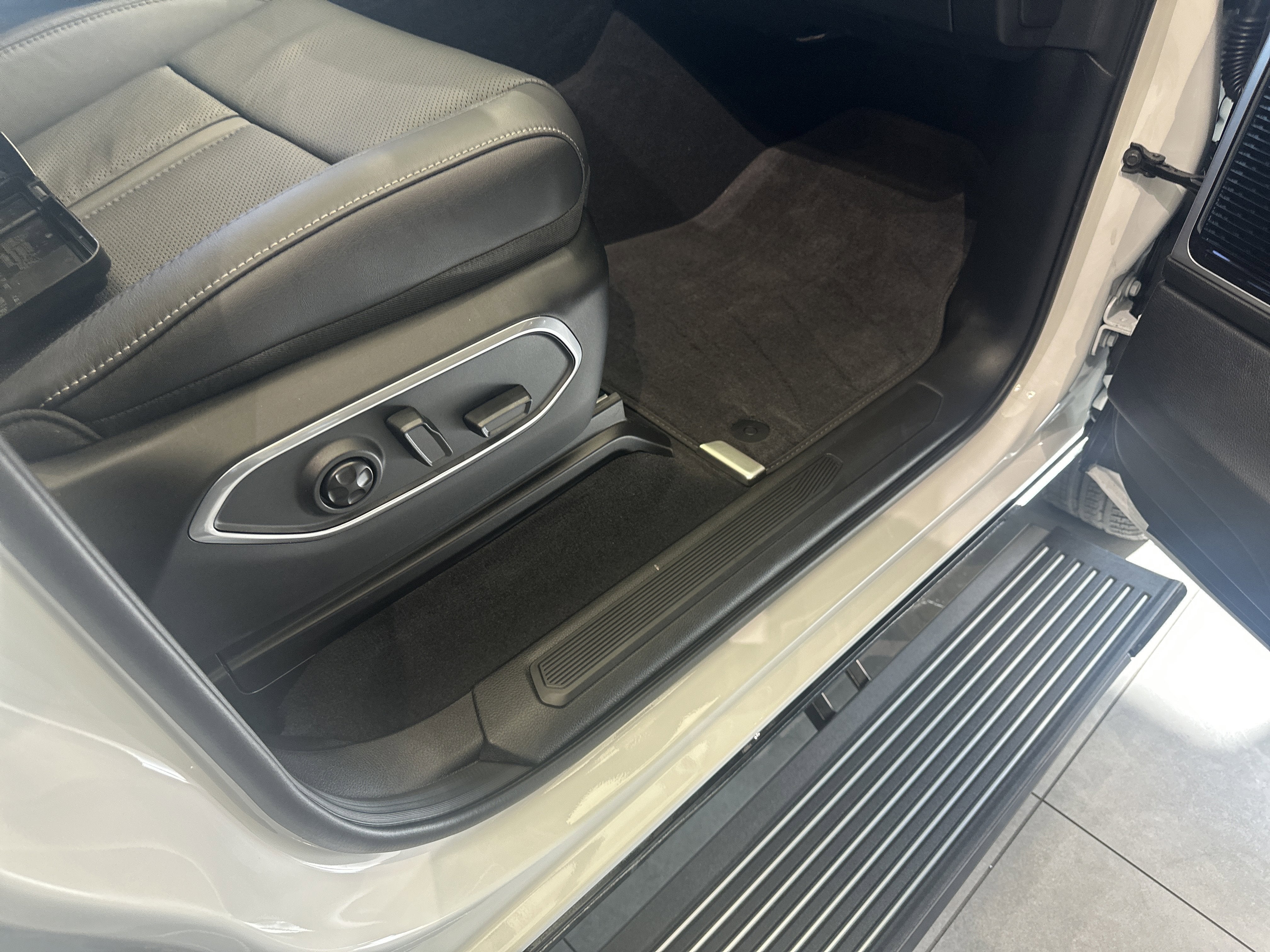 2026 Jeep Grand Wagoneer GRAND WAGONEER L LIMITED RESERVE 4X4