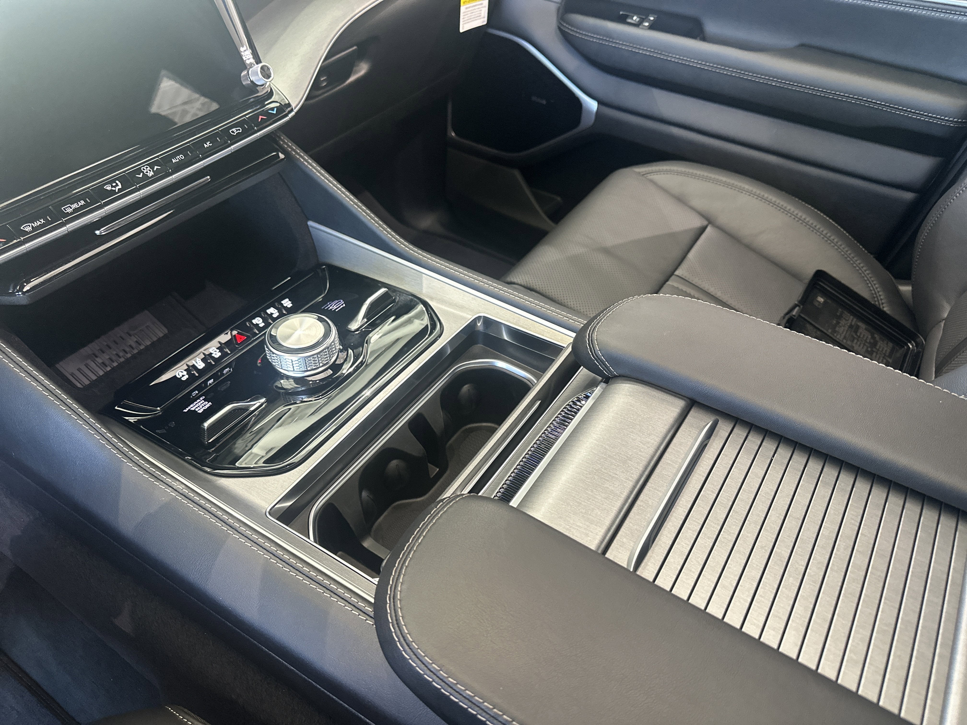 2026 Jeep Grand Wagoneer GRAND WAGONEER L LIMITED RESERVE 4X4